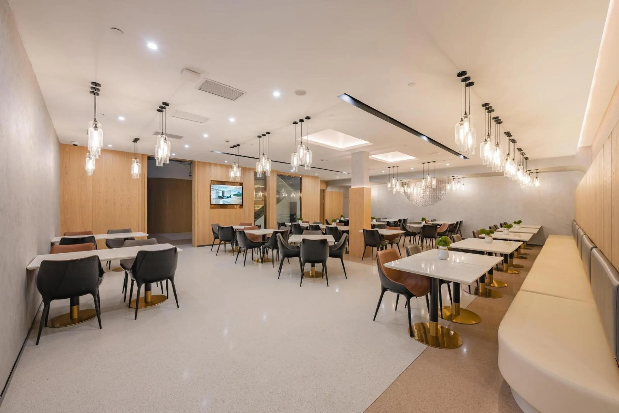 Atour Hotel Shanghai Daning North High Tech Park