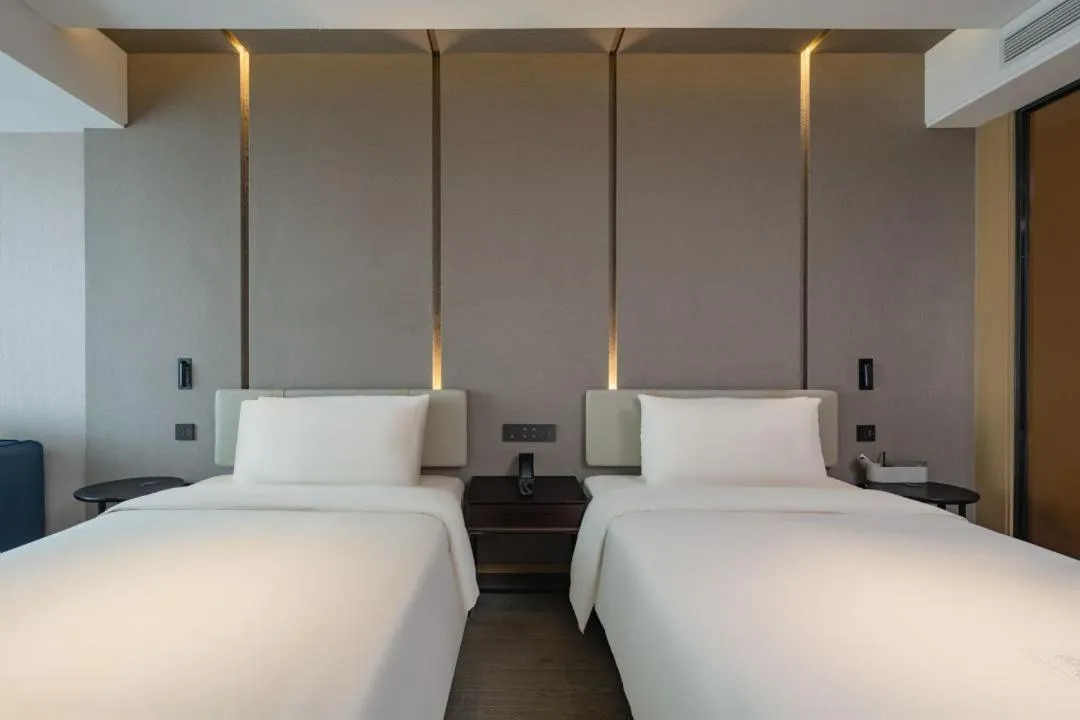 Bed in Atour Hotel Shanghai Daning North High Tech Park