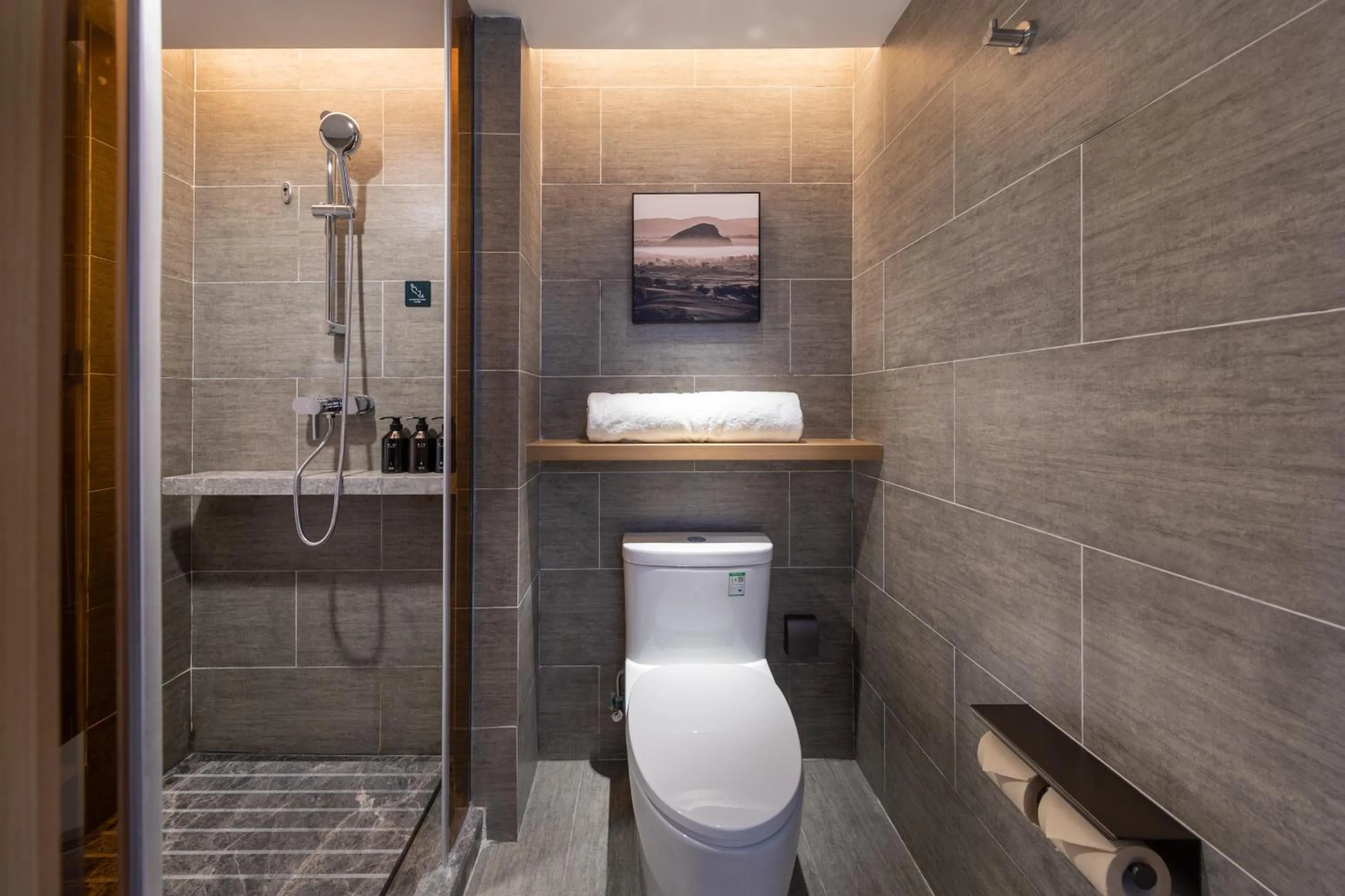 Toilet in Atour Hotel Shanghai Xinzhuang CBD