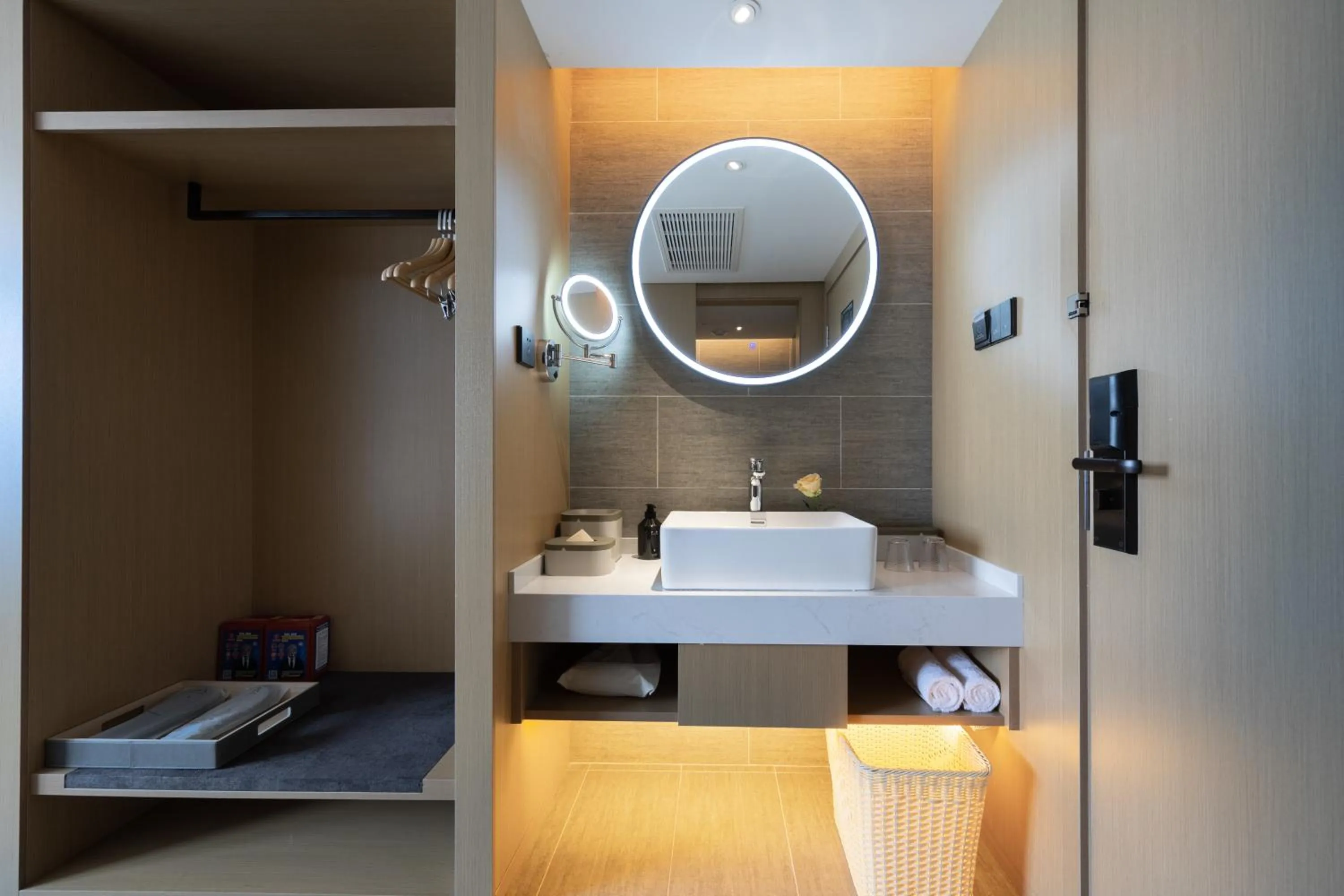 Toilet in Atour Hotel Shanghai Xinzhuang CBD