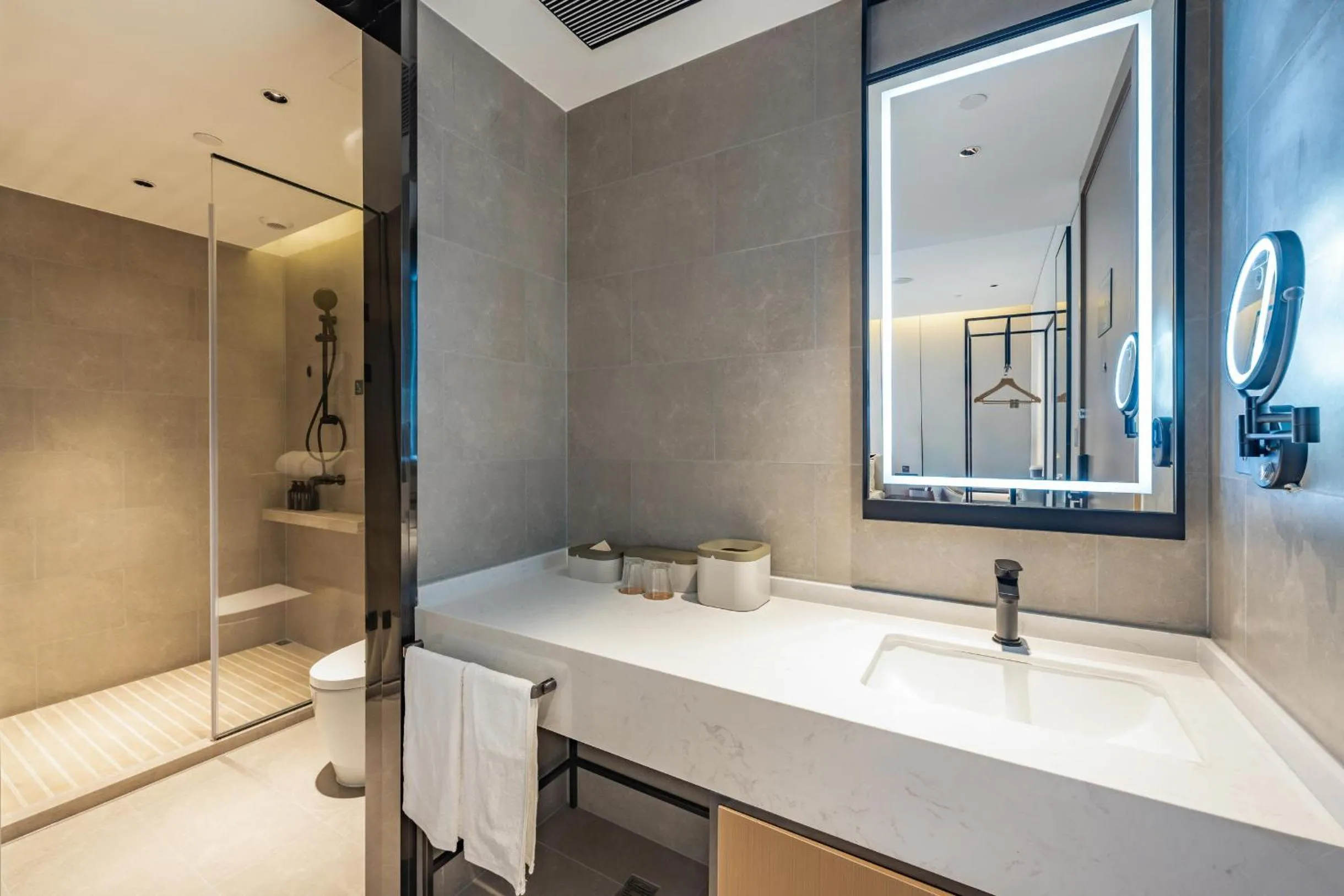 Atour Hotel Shanghai Huajing