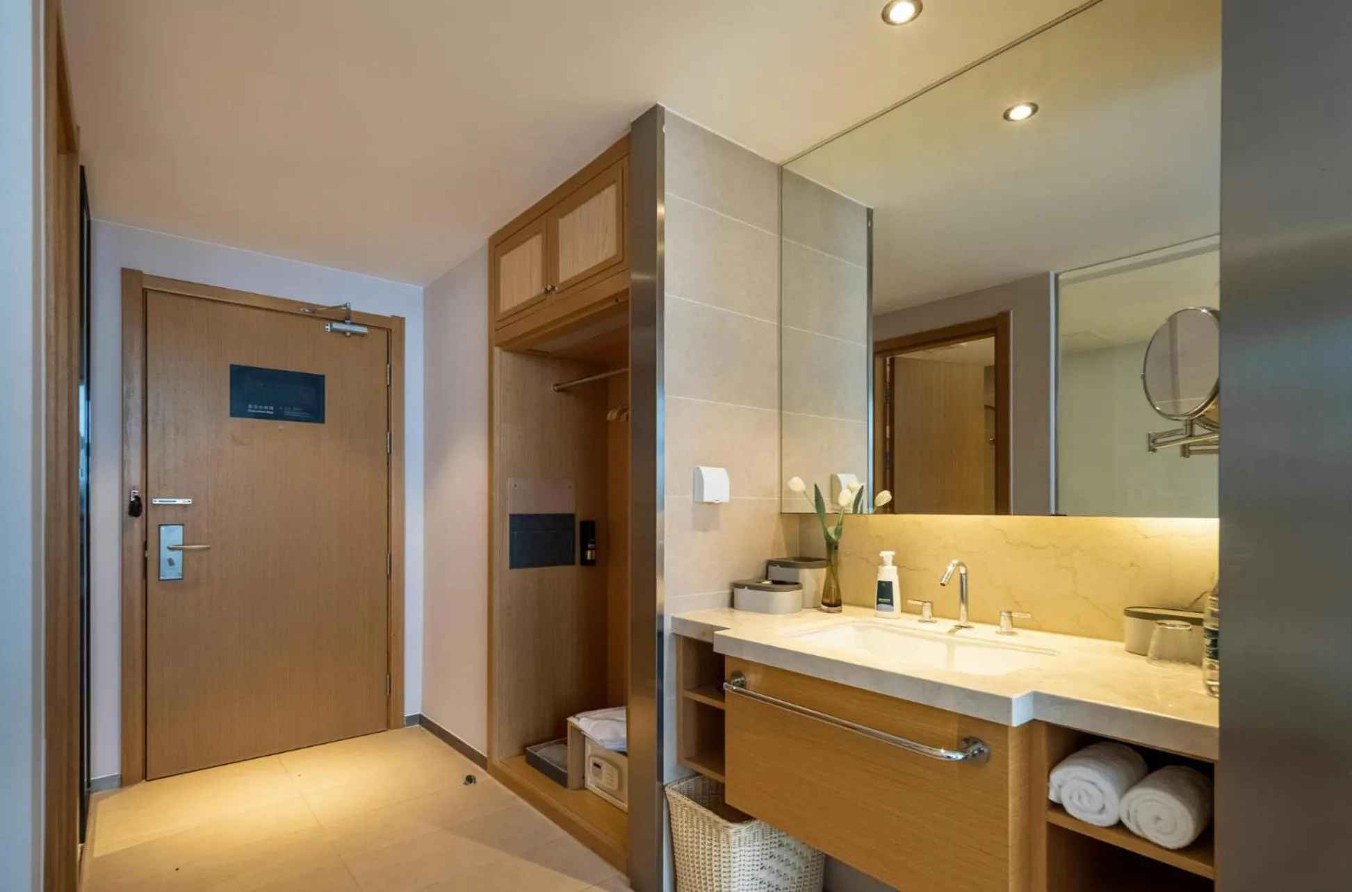 Property building in Atour X Hotel Shanghai International Tourism and Resort Safari Park