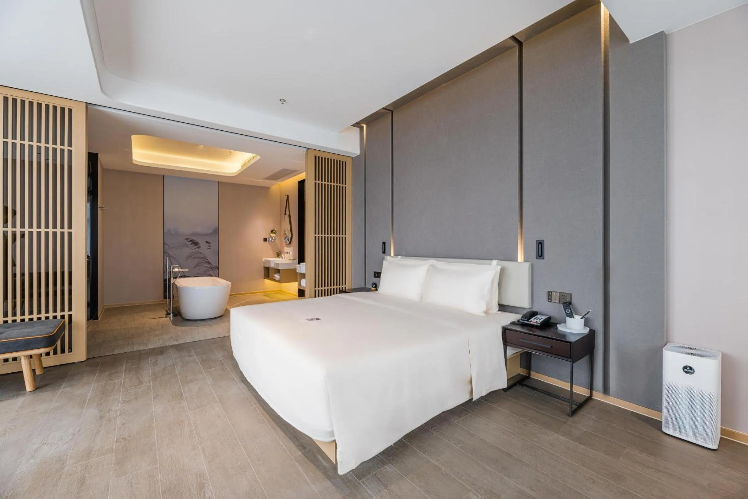 Bed in Atour Hotel Wuxi Coast City
