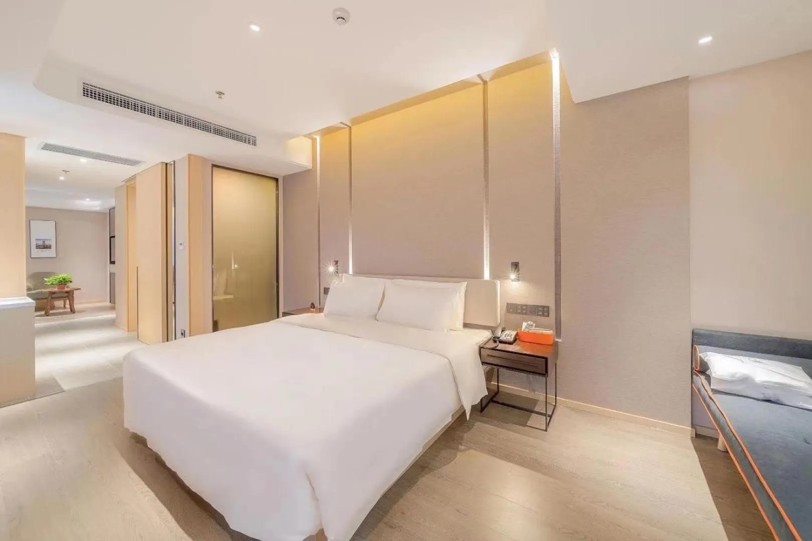 Bed in Atour Hotel Dalian Zhongshan Square