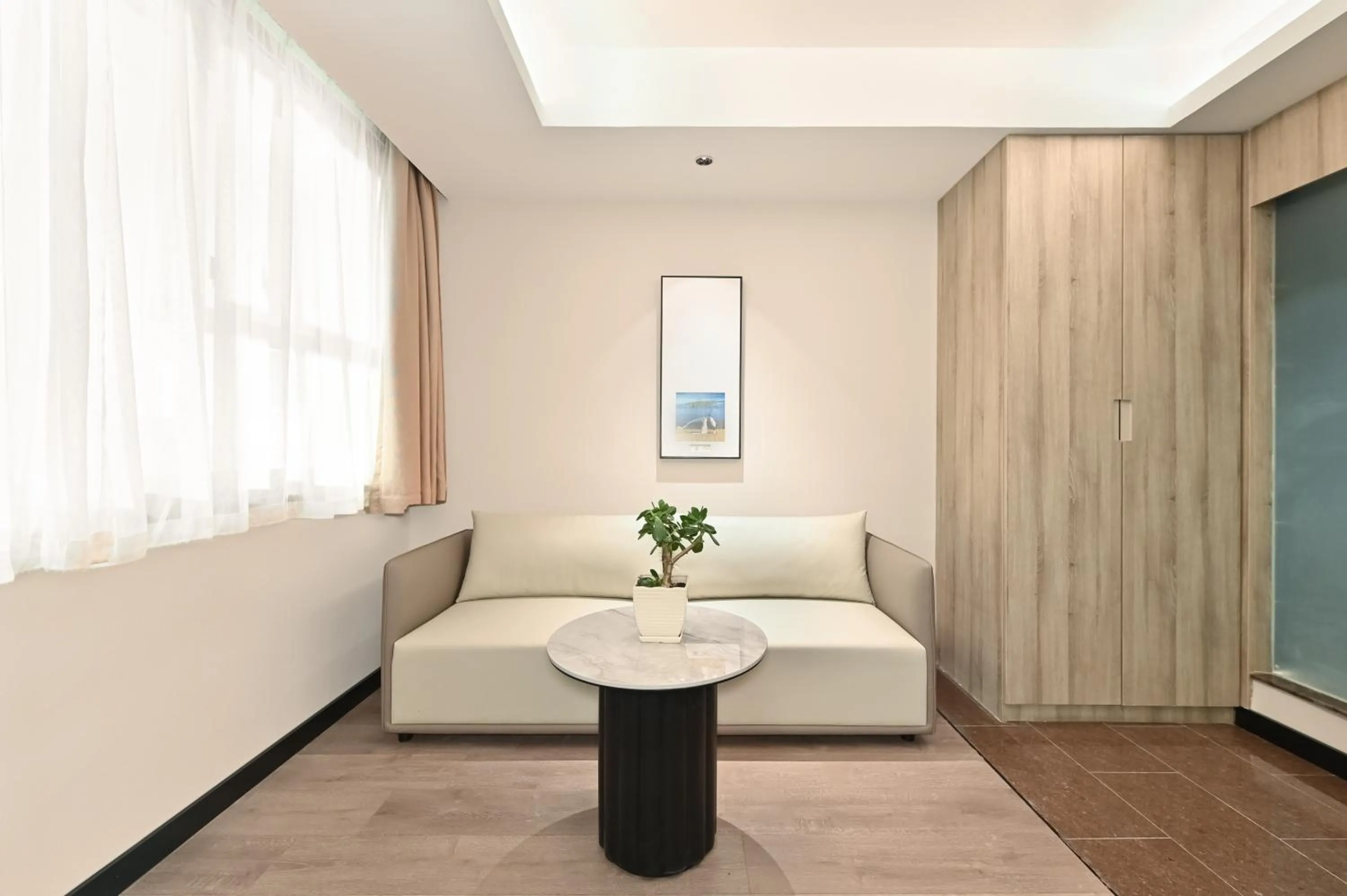 Atour Hotel Dalian Zhongshan Square