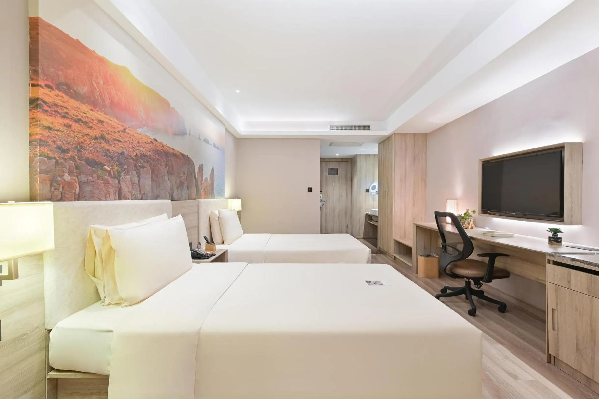 Bed in Atour Hotel Dalian Zhongshan Square