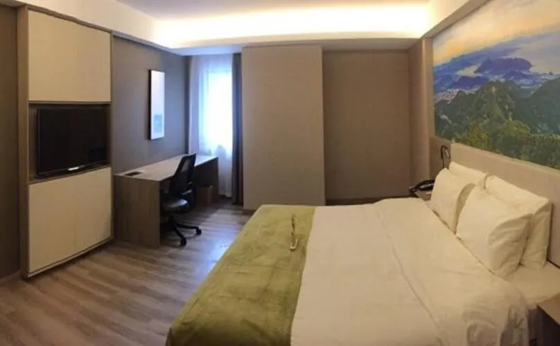 Bed in Atour Hotel Dalian Zhongshan Square