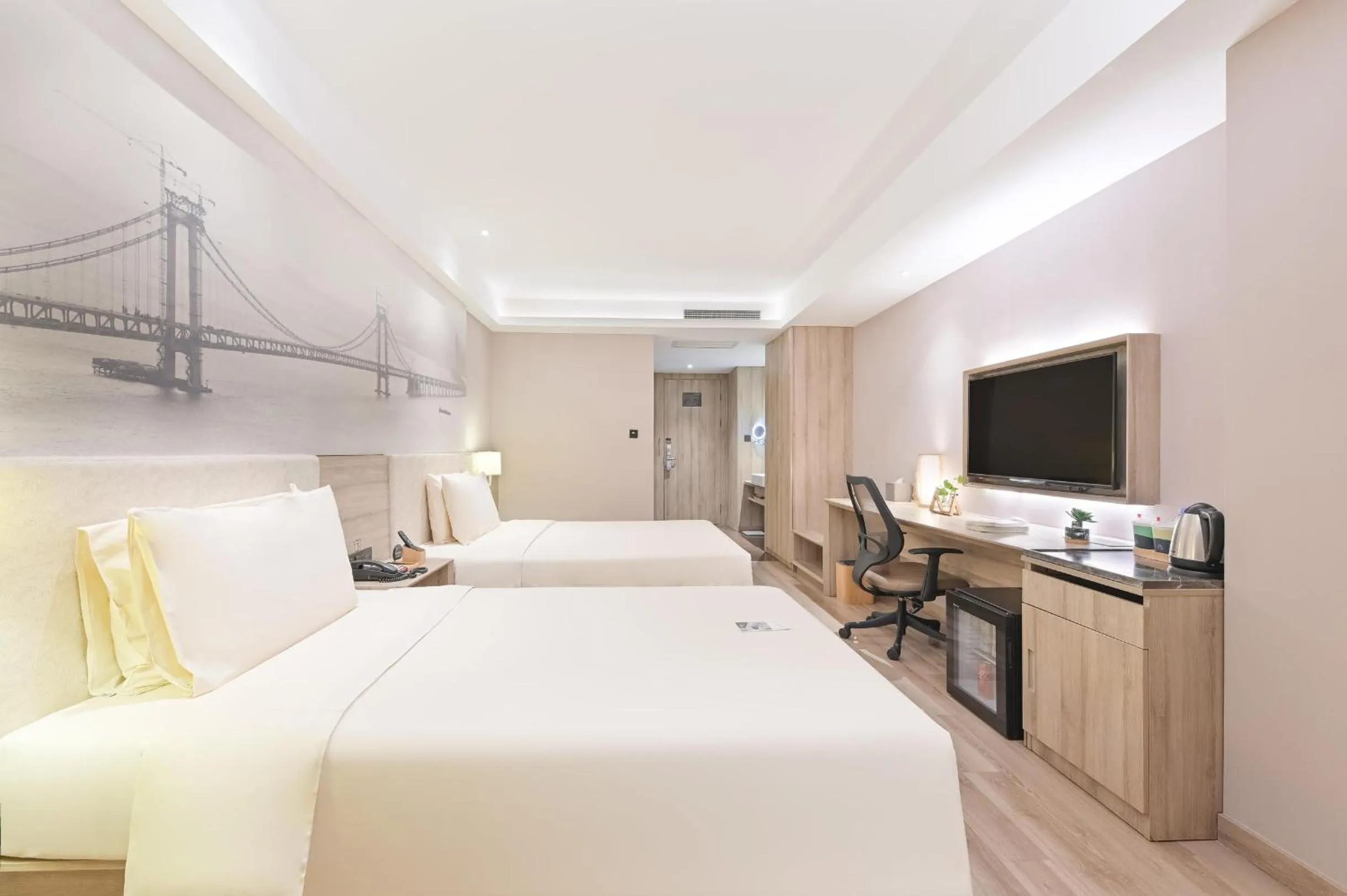 Bed in Atour Hotel Dalian Zhongshan Square