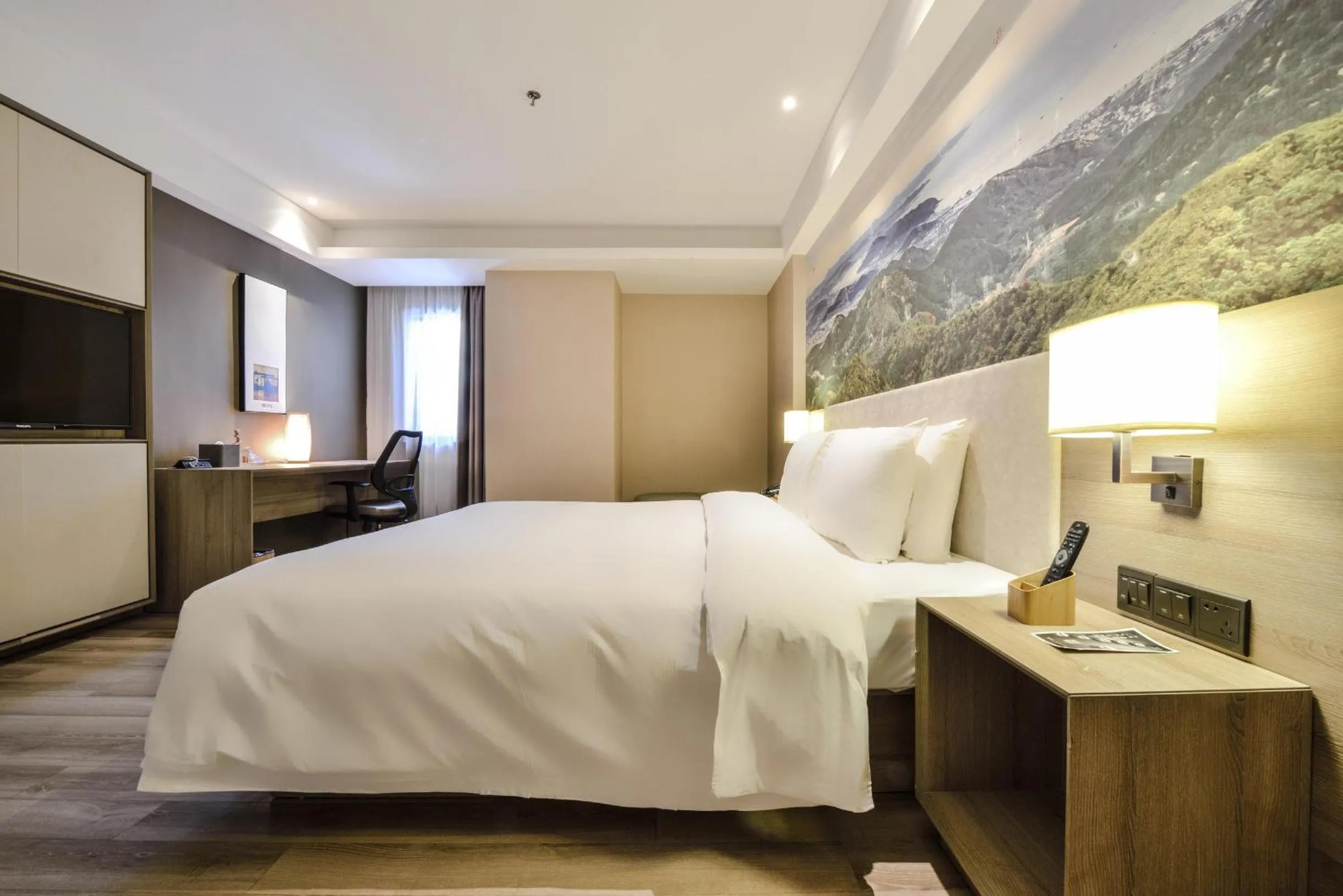 Bed in Atour Hotel Dalian Zhongshan Square