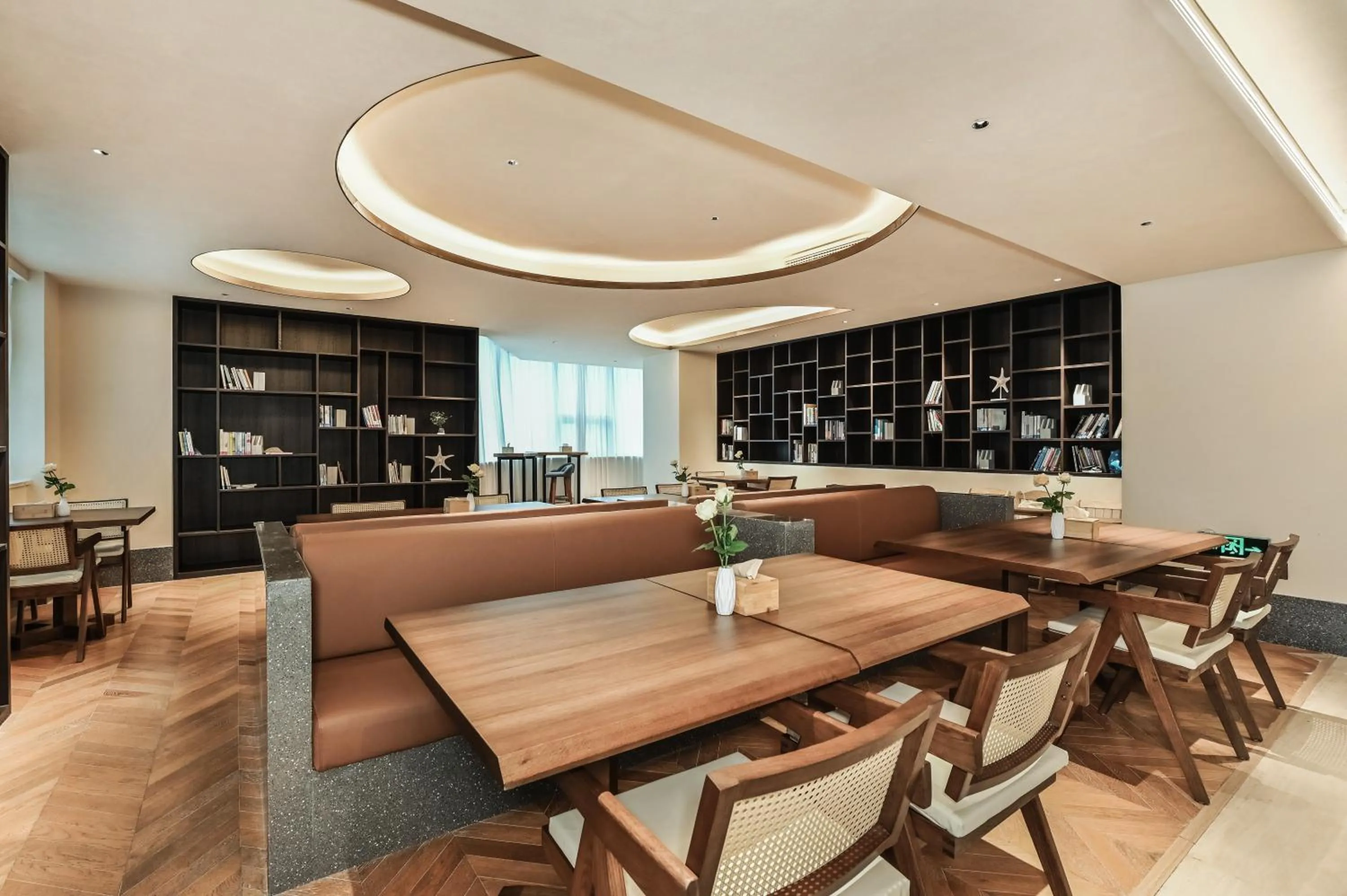 Restaurant/places to eat in Atour Hotel Dalian Zhongshan Square