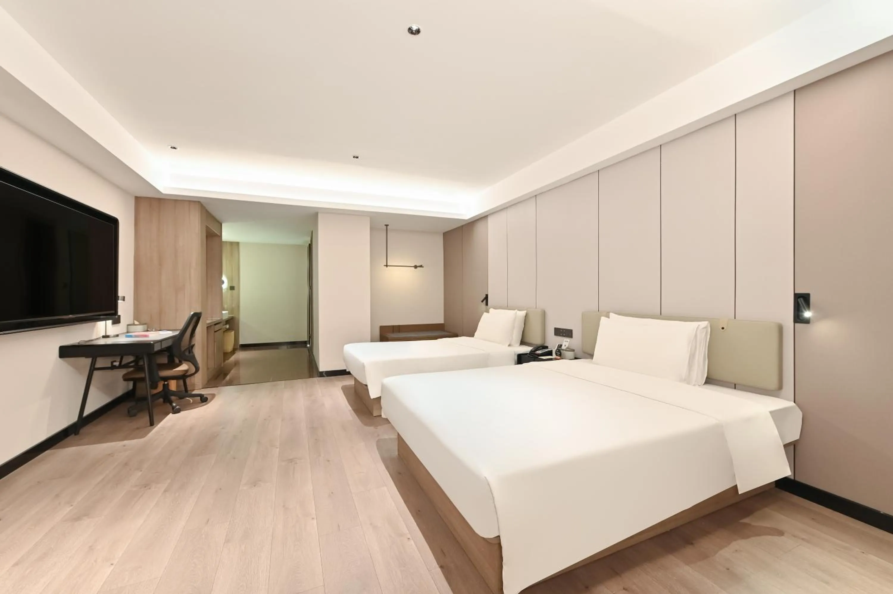 Bed in Atour Hotel Dalian Zhongshan Square