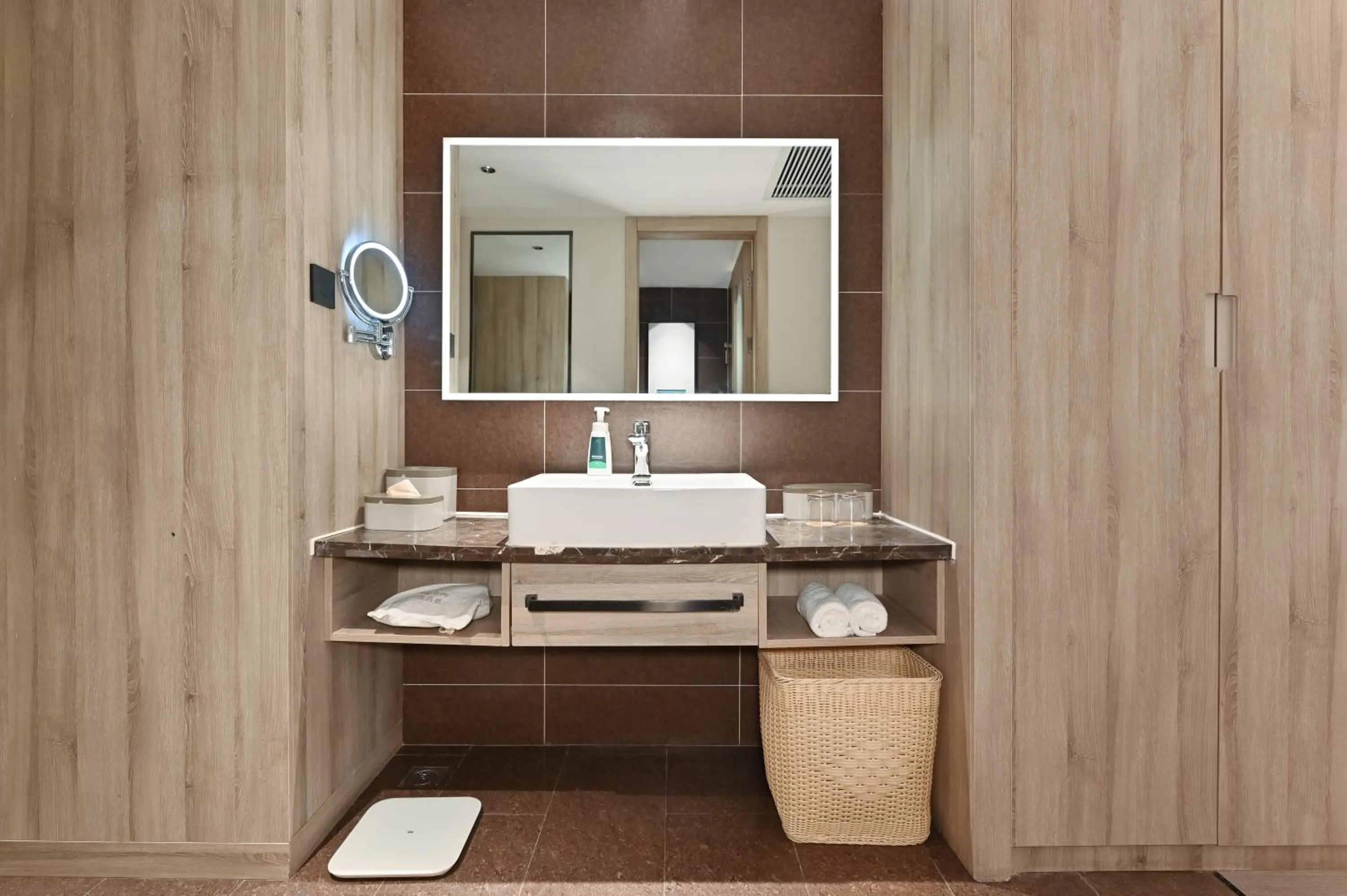 Atour Hotel Dalian Zhongshan Square