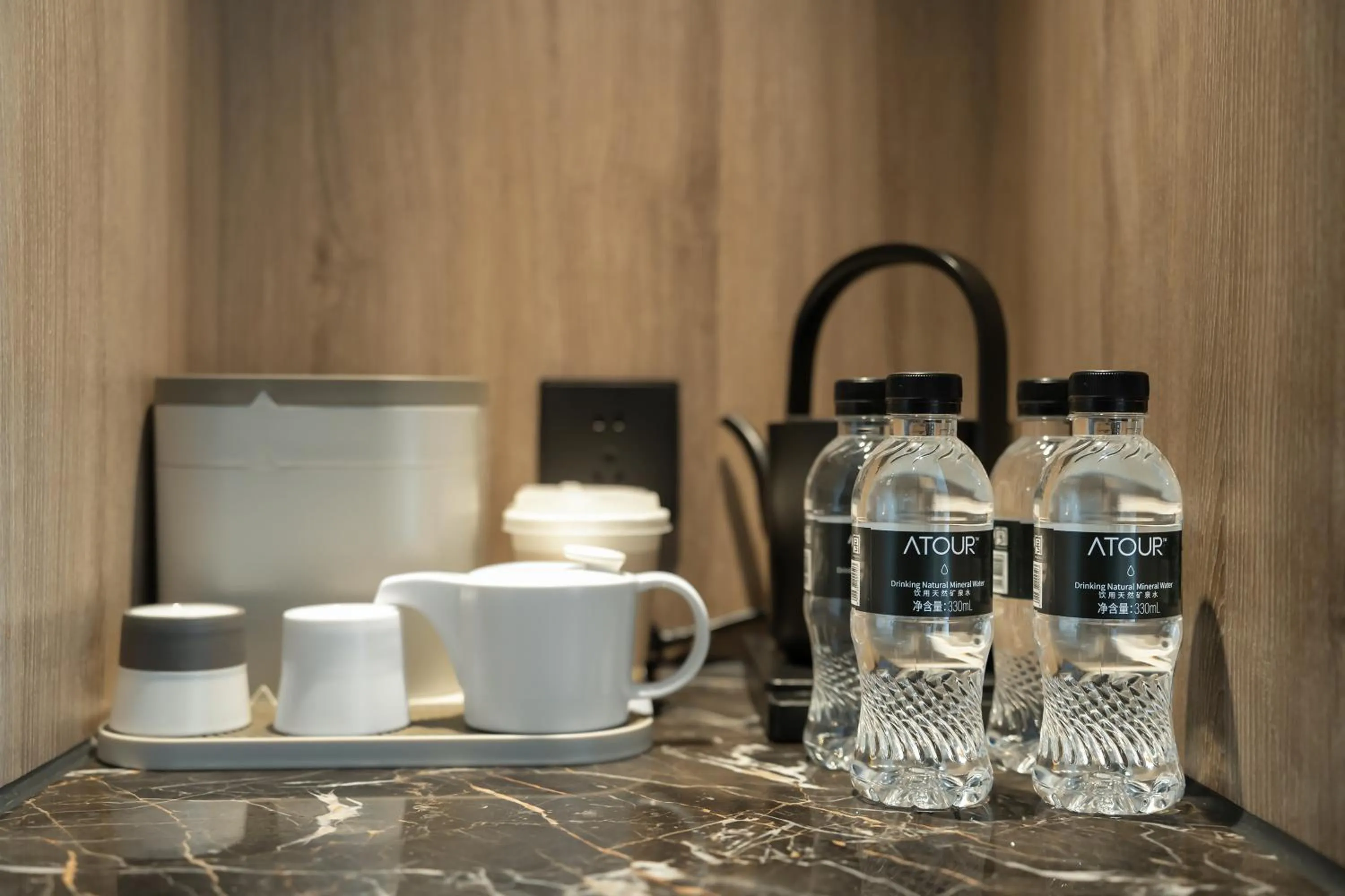 Coffee/tea facilities in Atour Hotel Chengdu Taikoo Li Riverside