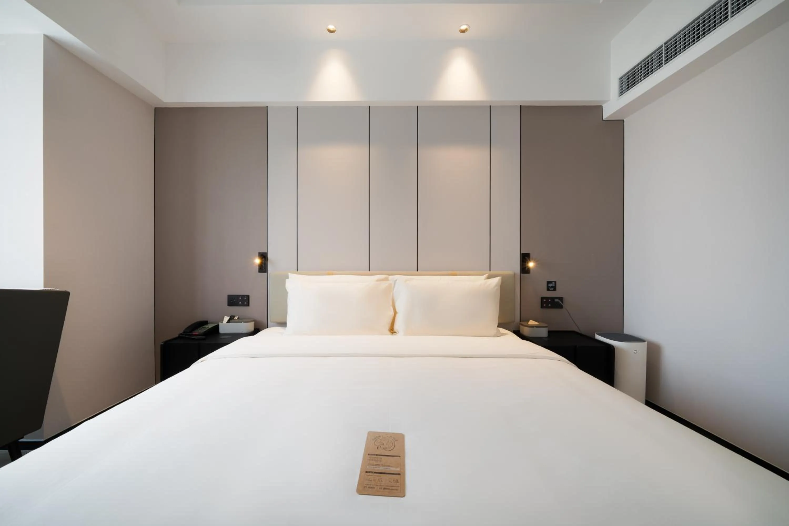 Bed in Atour Hotel Chengdu Taikoo Li Riverside