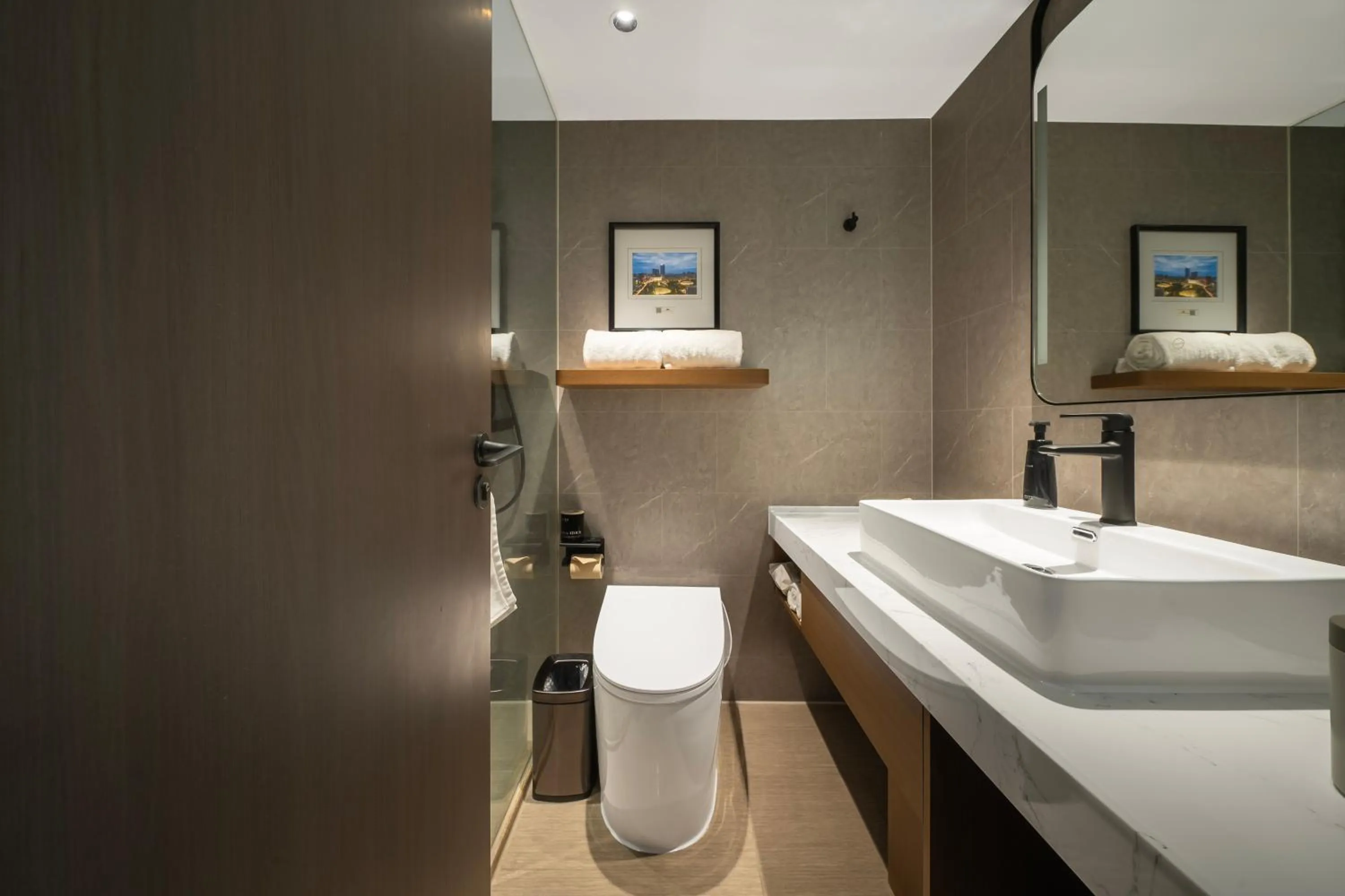 Toilet in Atour Hotel Chengdu Taikoo Li Riverside