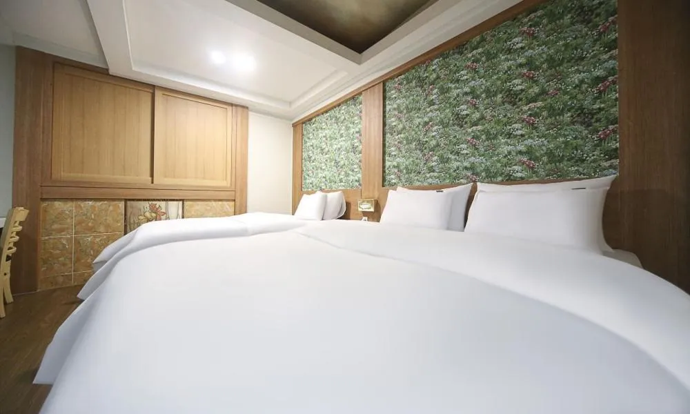 Bed in Hotel Feel Green