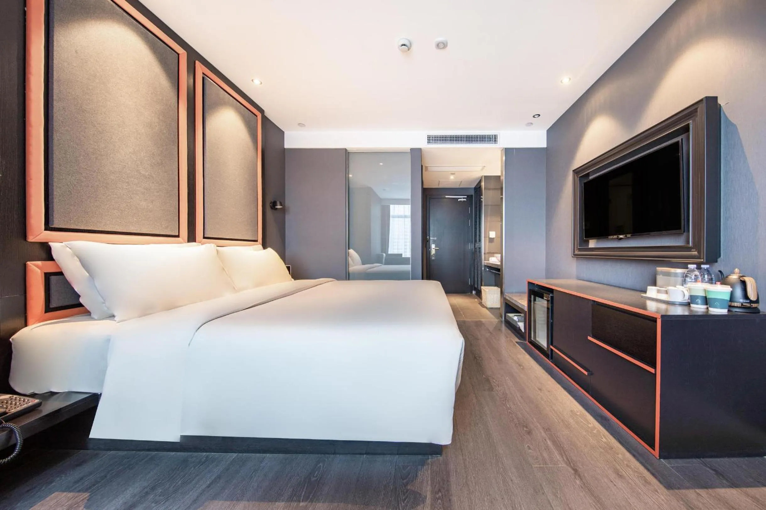 Bed in Atour X Hotel Hangzhou Binjiang Jiangnan Avenue