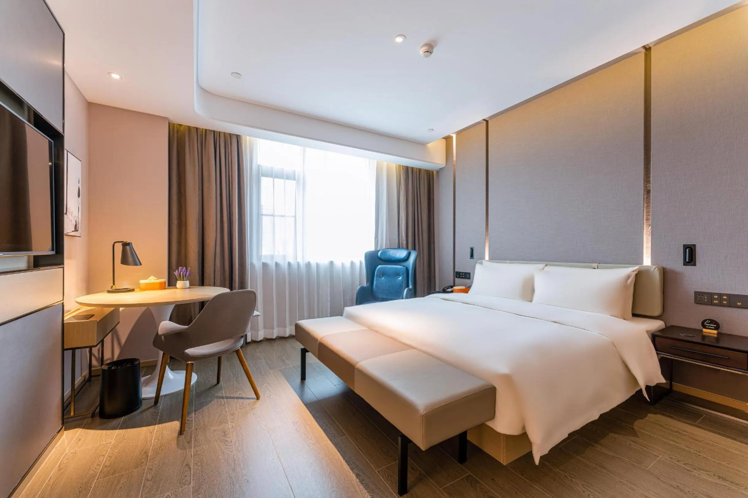 Photo of the whole room, Bed in Atour Hotel Xiamen Airport Wuyuan Bay