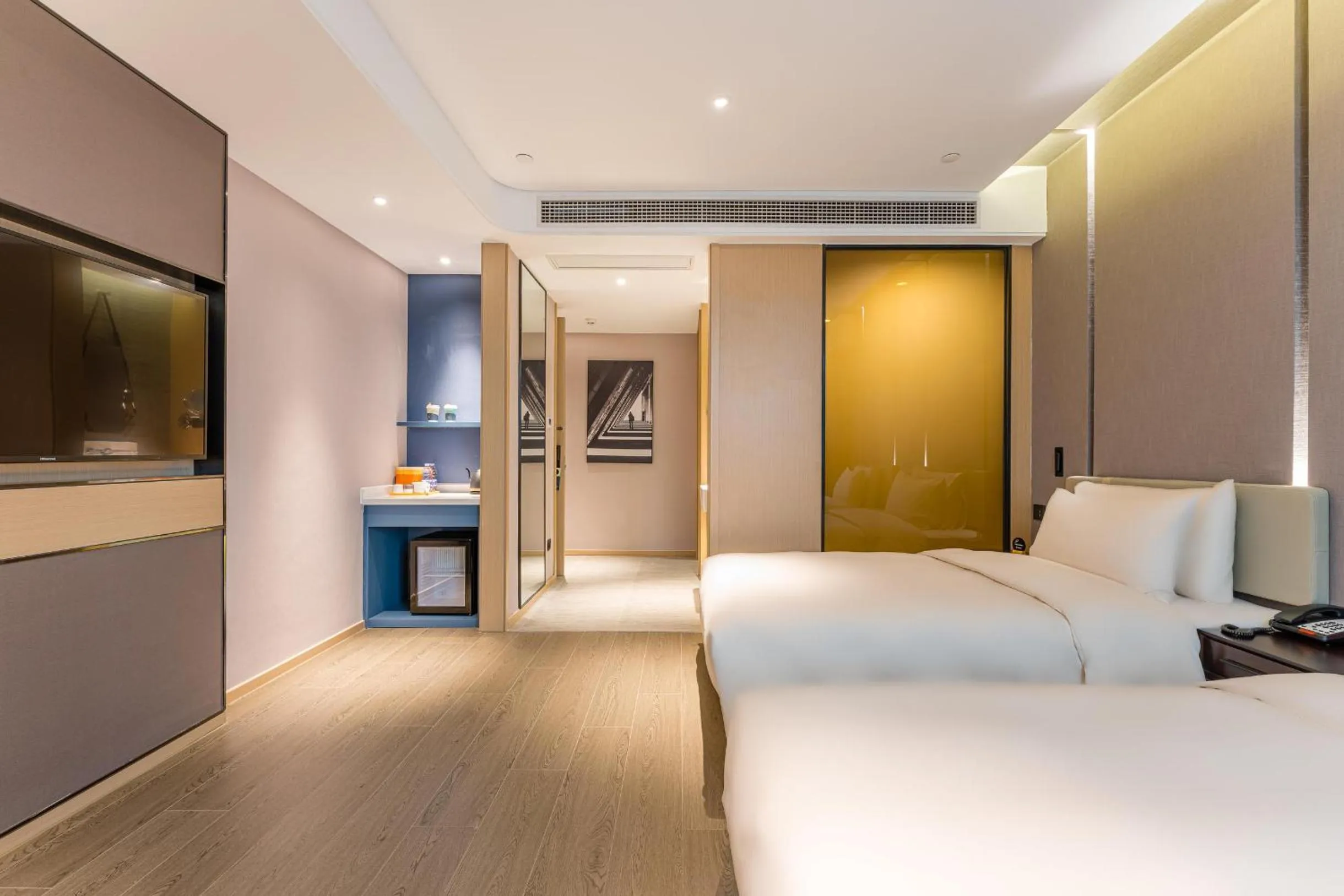 Photo of the whole room, Bed in Atour Hotel Xiamen Airport Wuyuan Bay