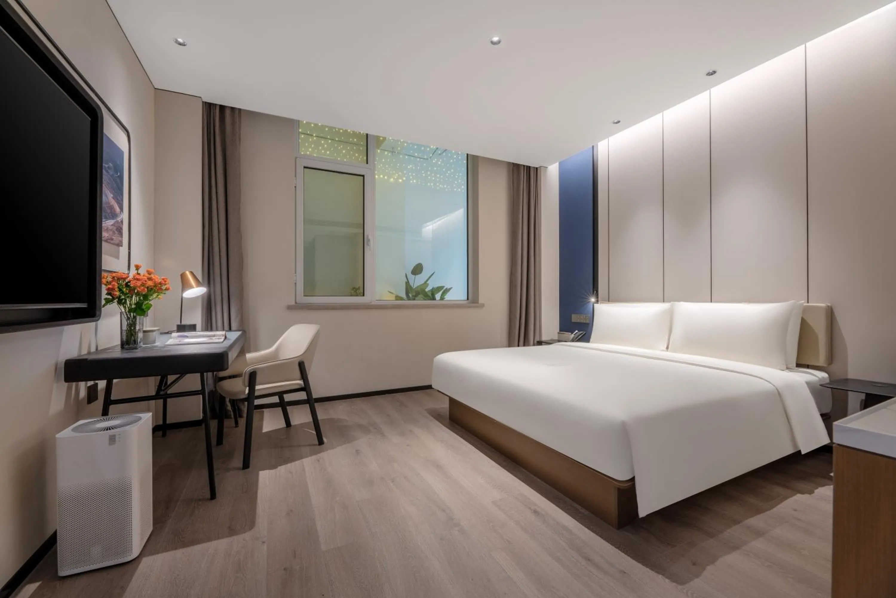 Bed in Atour Hotel Qingdao Laoshan Shilaoren Beach