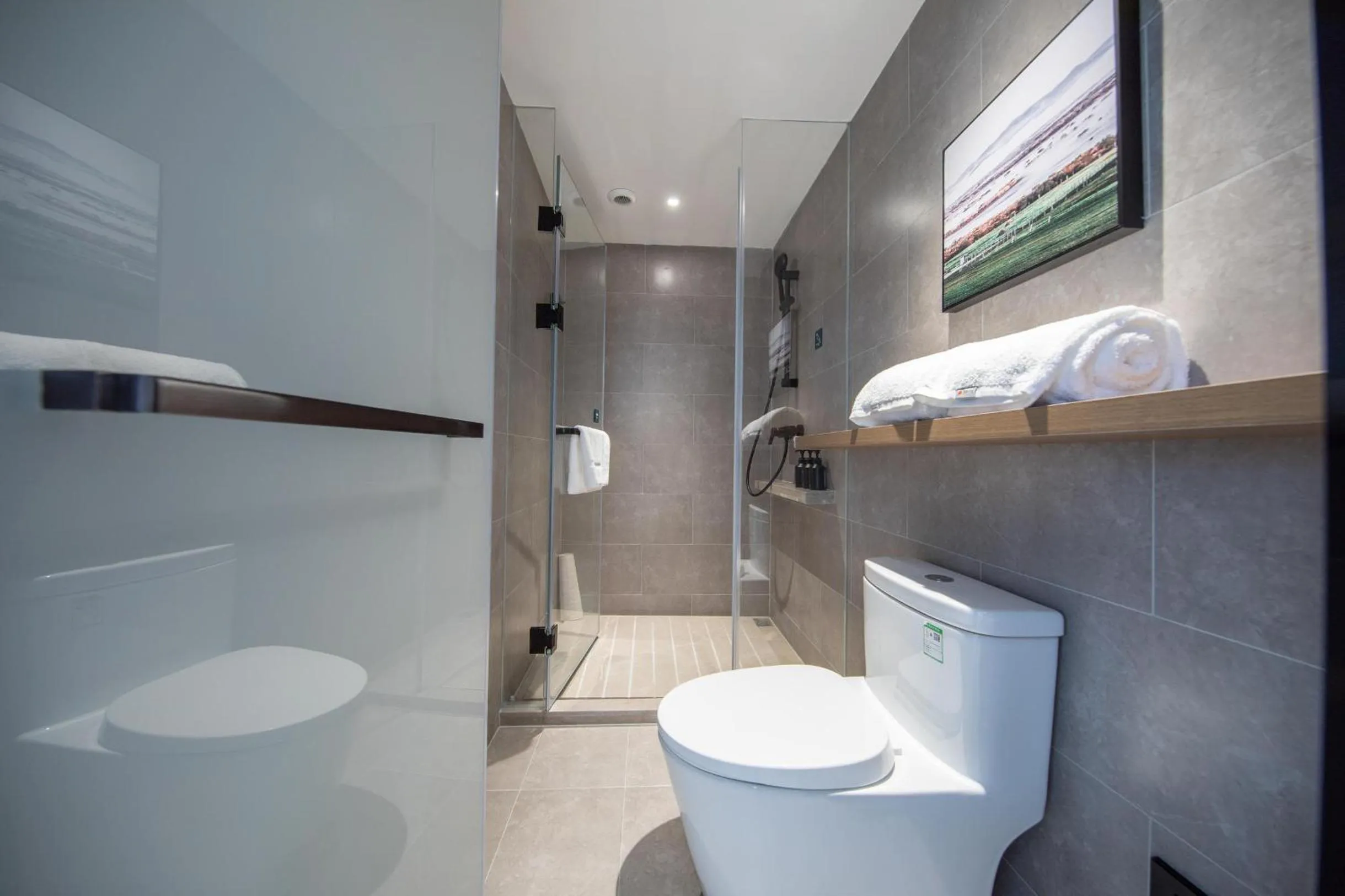 Shower in Atour Hotel Qingdao Laoshan Shilaoren Beach