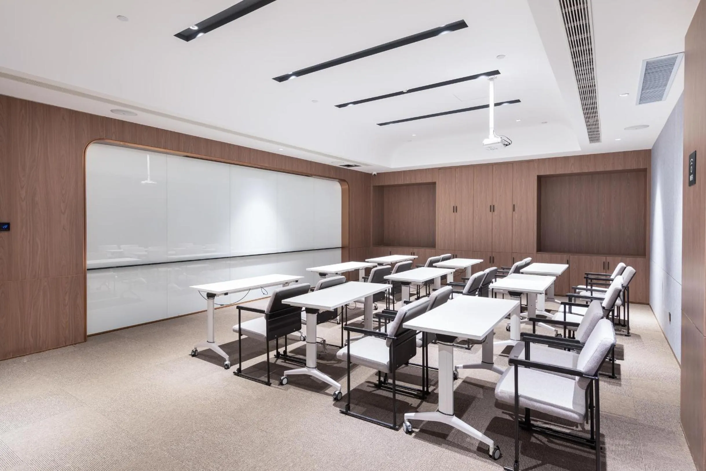 Meeting/conference room in Atour Hotel Qingdao Laoshan Shilaoren Beach