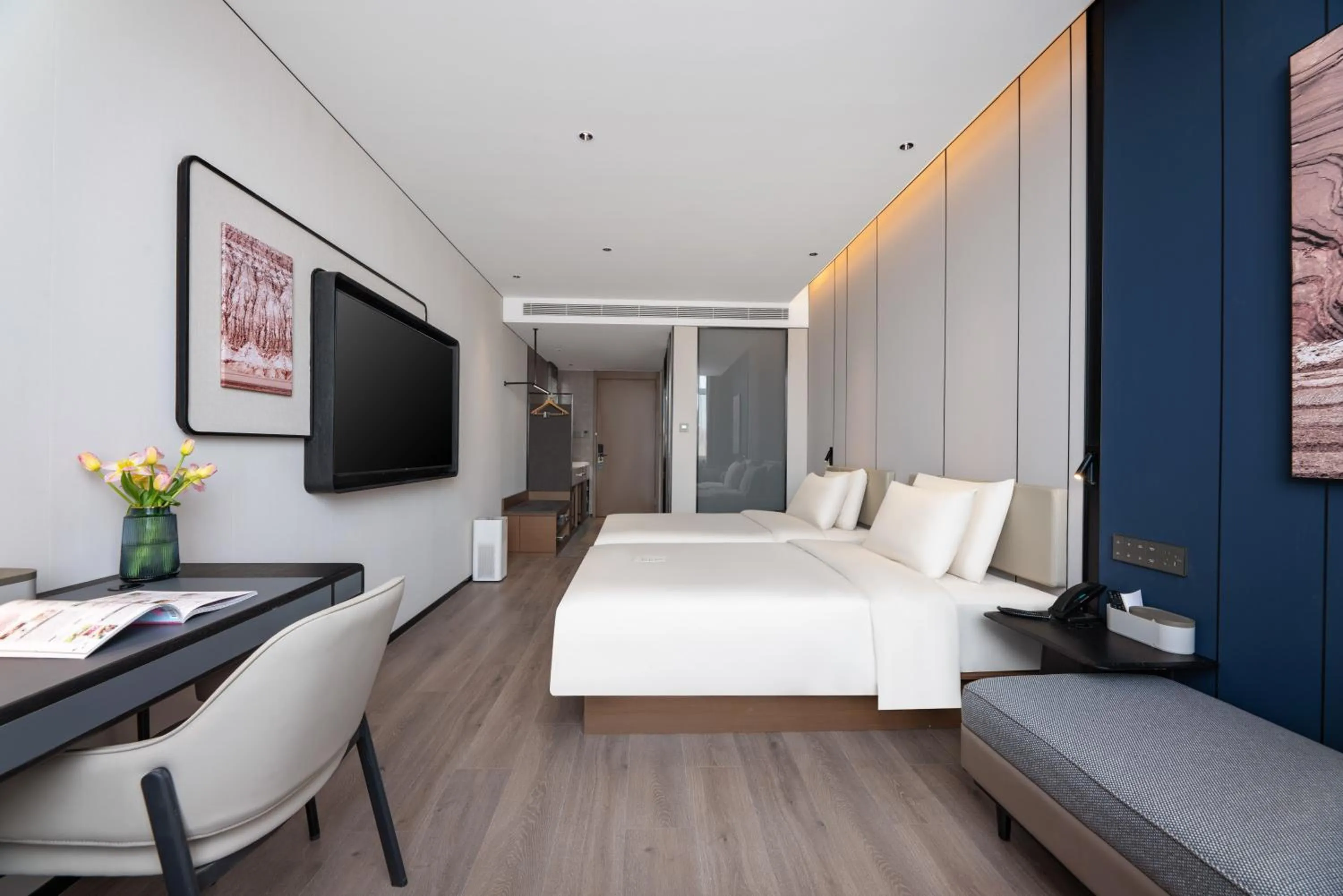 Photo of the whole room, Bed in Atour Hotel Qingdao Laoshan Shilaoren Beach