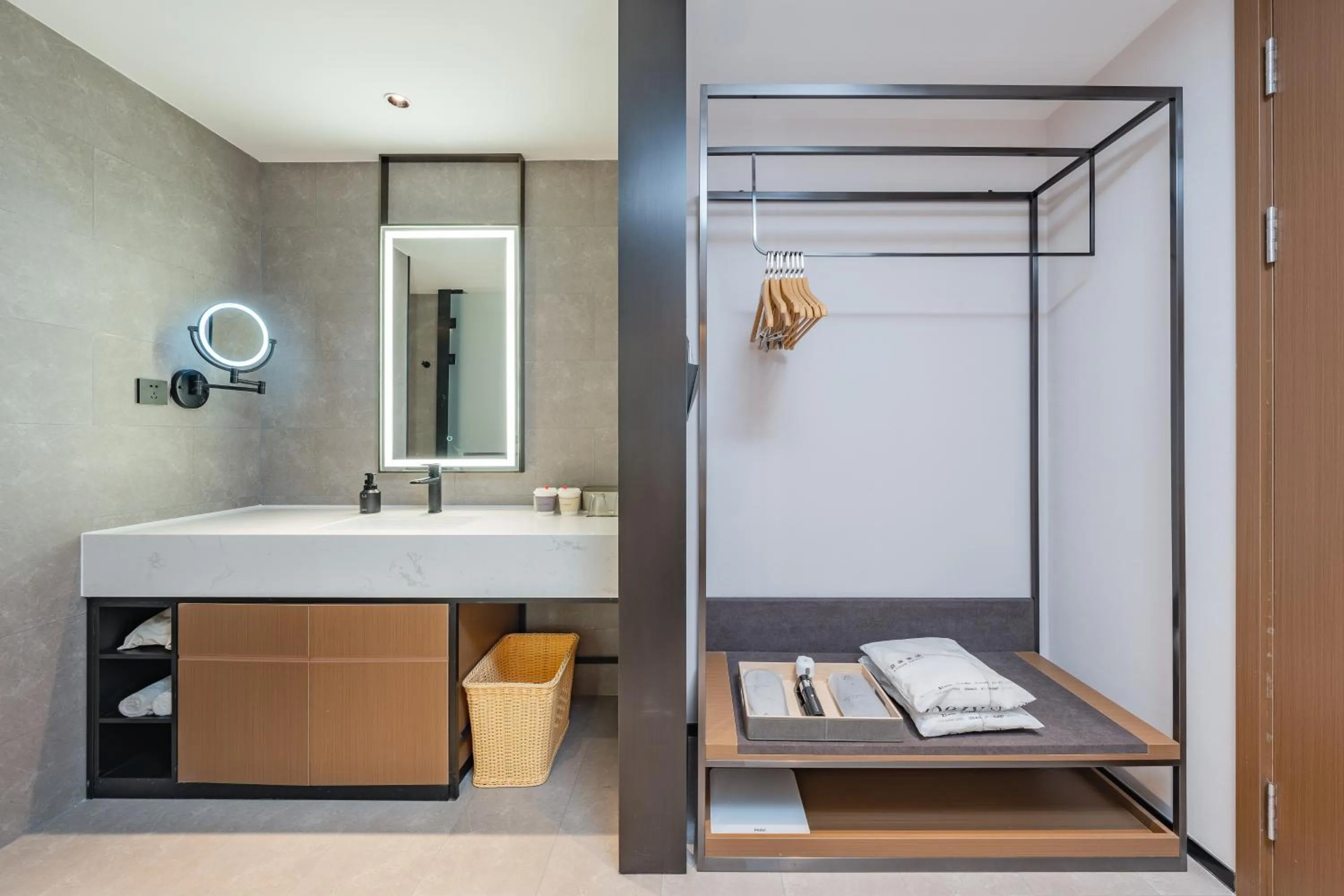 Bathroom in Atour Hotel Guangzhou Pazhou Exhibition Center Information Port-Free shuttle bus to Canton Fair