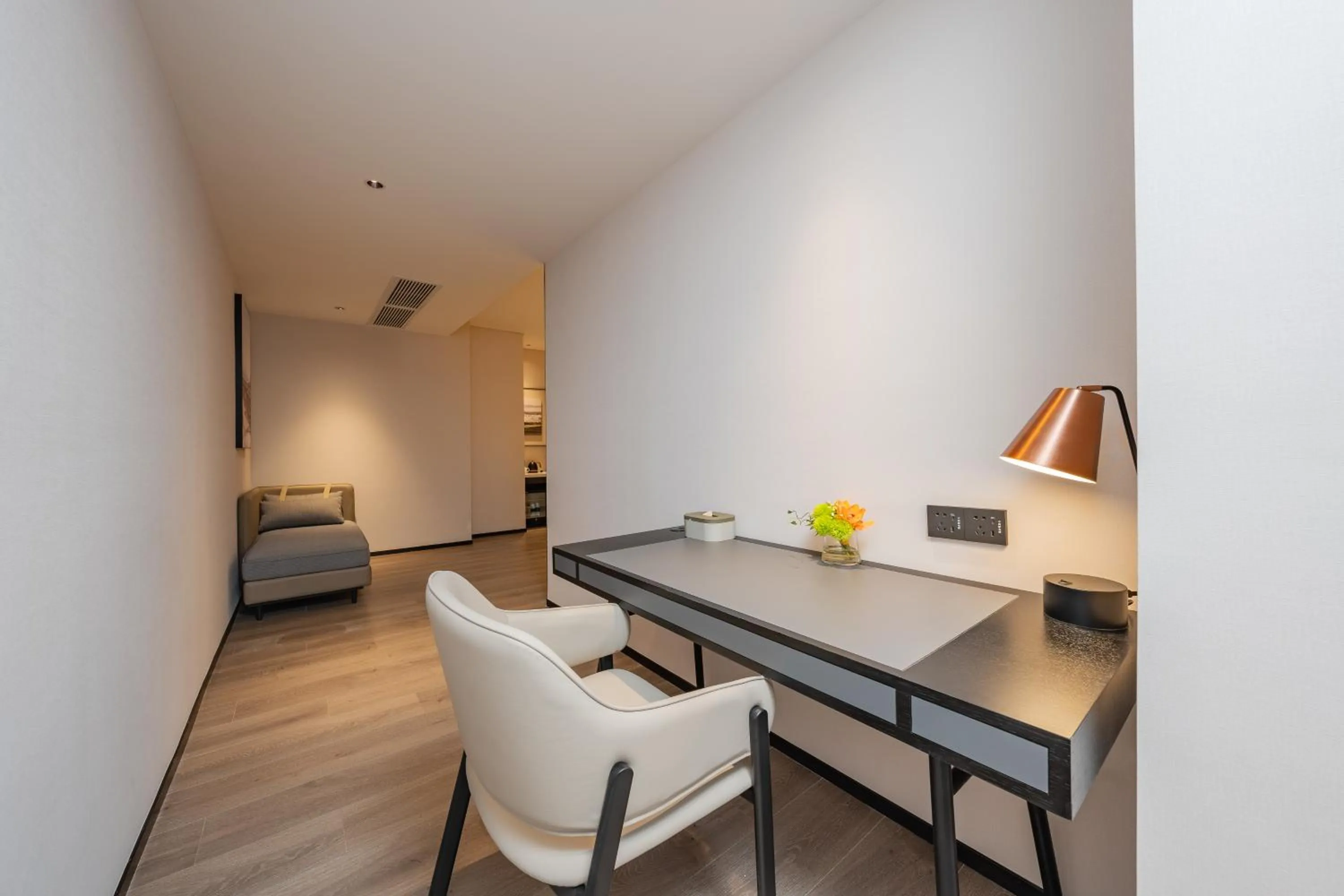 Seating area in Atour Hotel Guangzhou Pazhou Exhibition Center Information Port-Free shuttle bus to Canton Fair