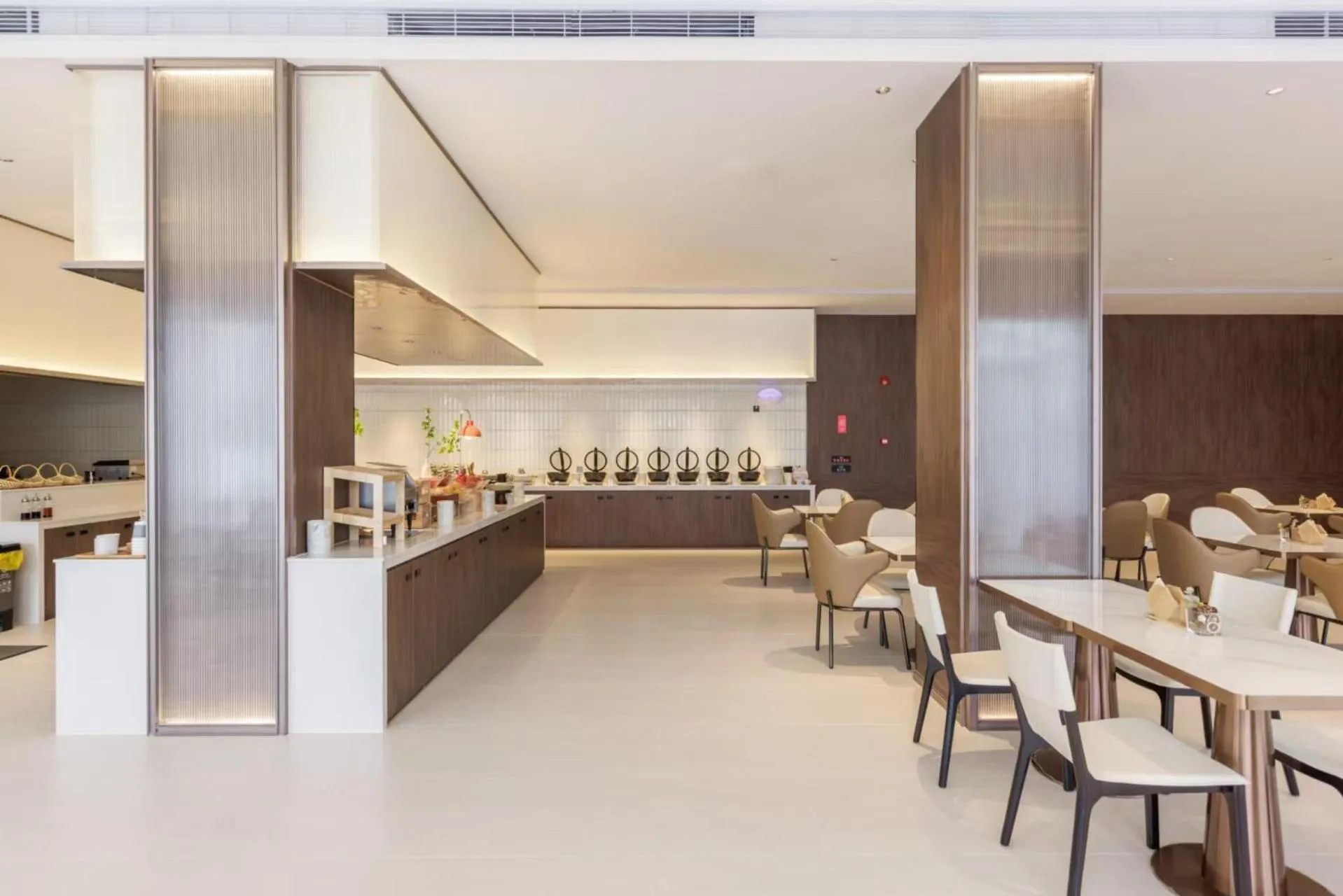 Restaurant/places to eat in Atour X Hotel Guangzhou Baiyun International Airport Renhe Station