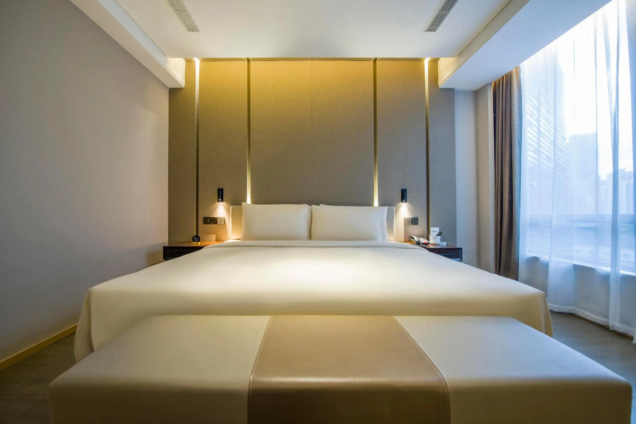 Bedroom, Bed in Atour Hotel Shenzhen Nanshan Shekou