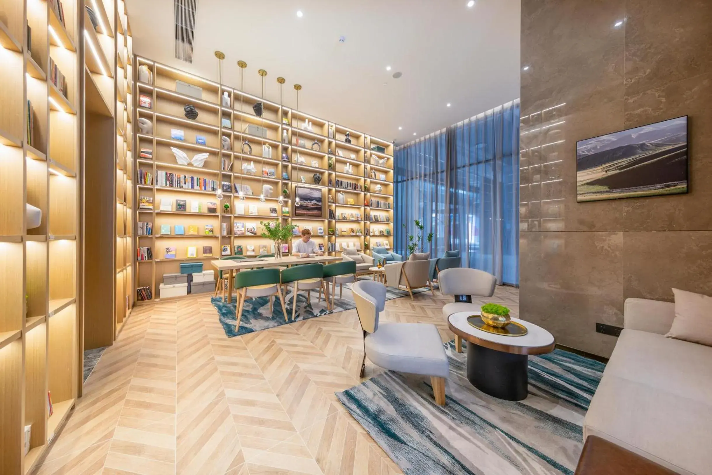 Lobby or reception in Atour Hotel Shenzhen Guanlan High Tech Park Lobby or reception in Atour Hotel Shenzhen Guanlan High Tech Park