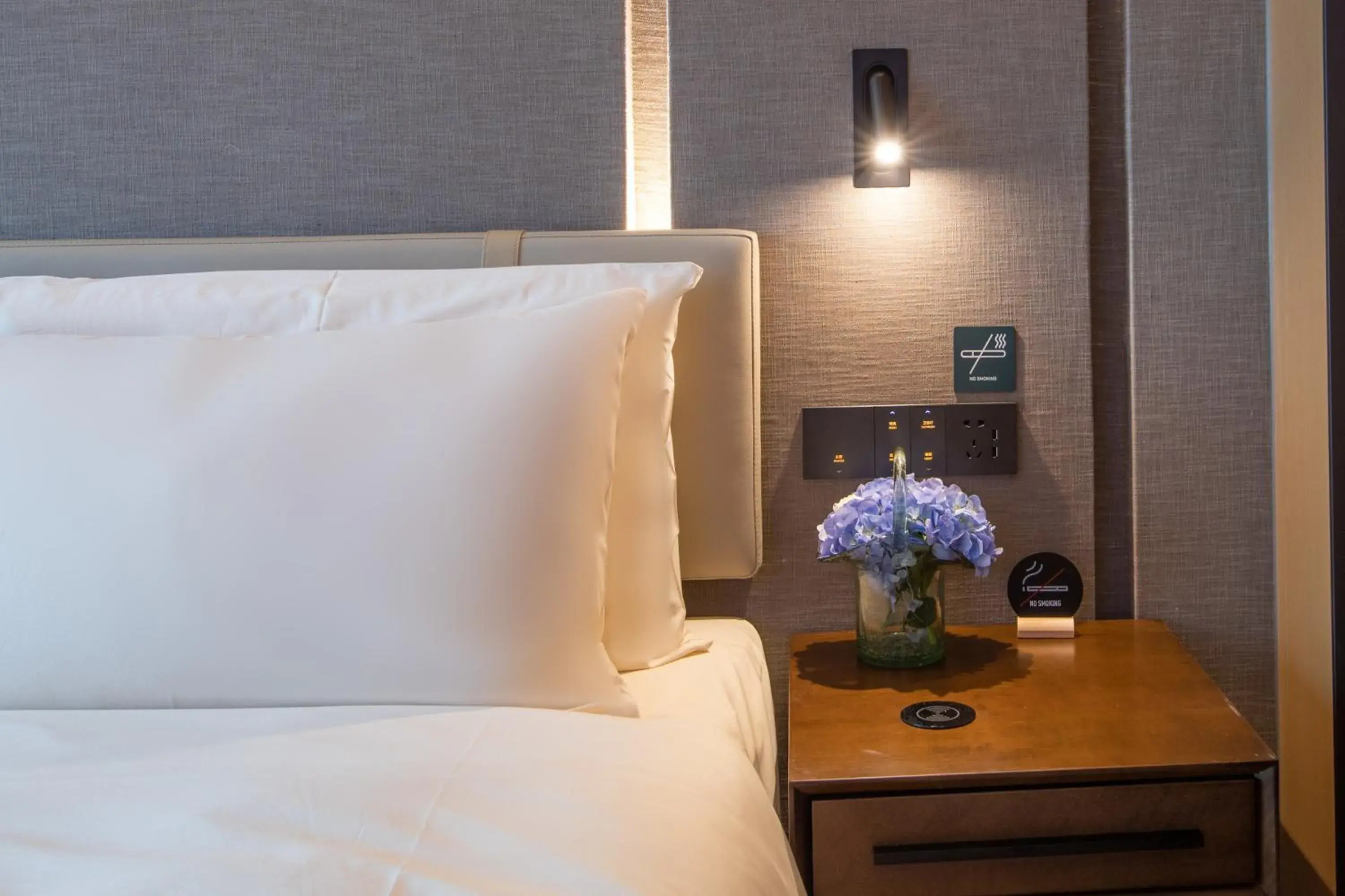 Bed in Atour Hotel Shenzhen Guanlan High Tech Park Bed in Atour Hotel Shenzhen Guanlan High Tech Park