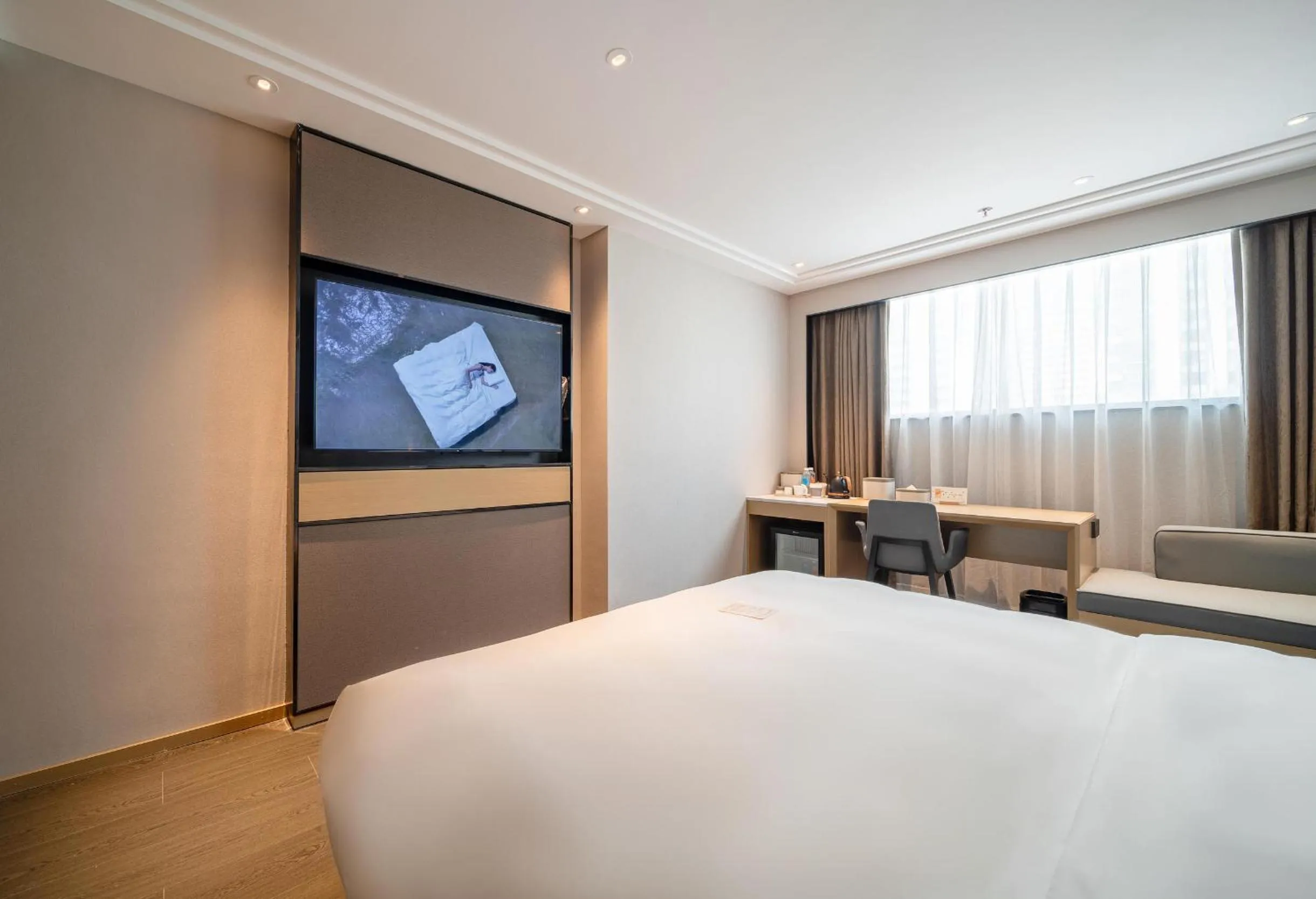 Atour Hotel Shenzhen Luohu Vientiane City