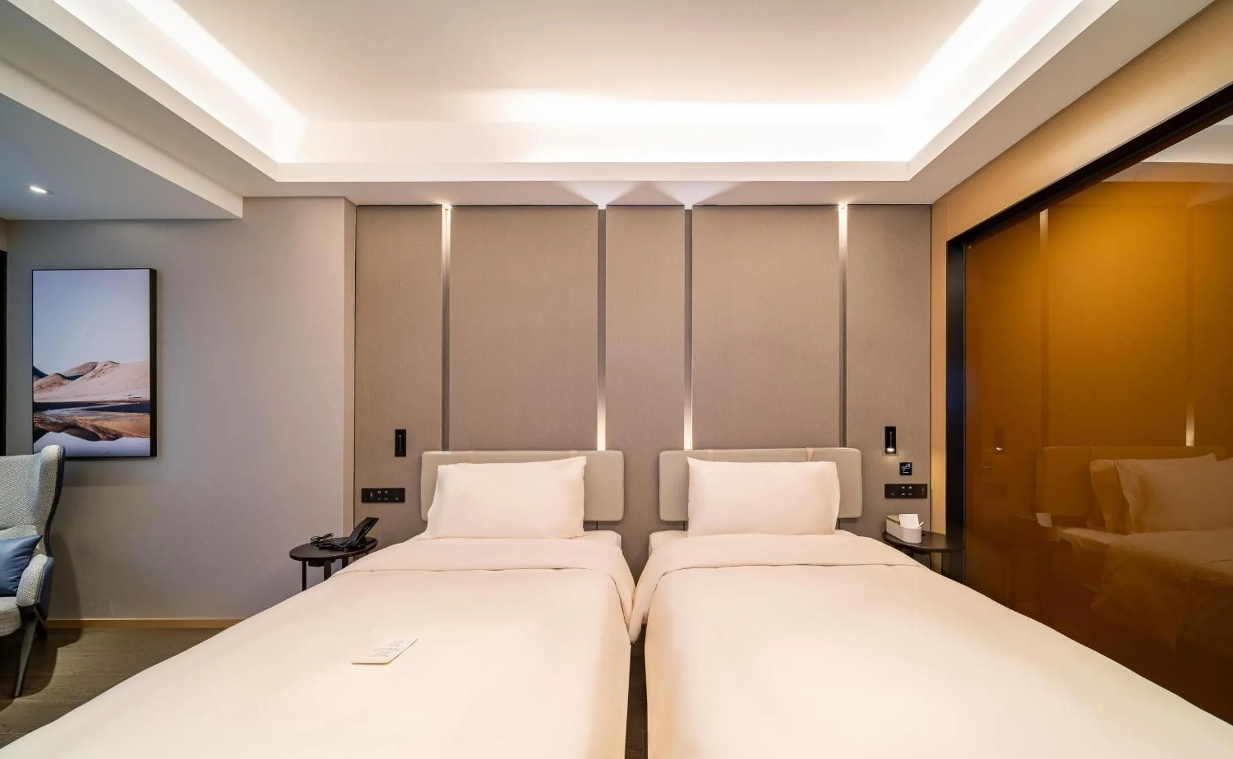 Atour Hotel Shenzhen Luohu Vientiane City