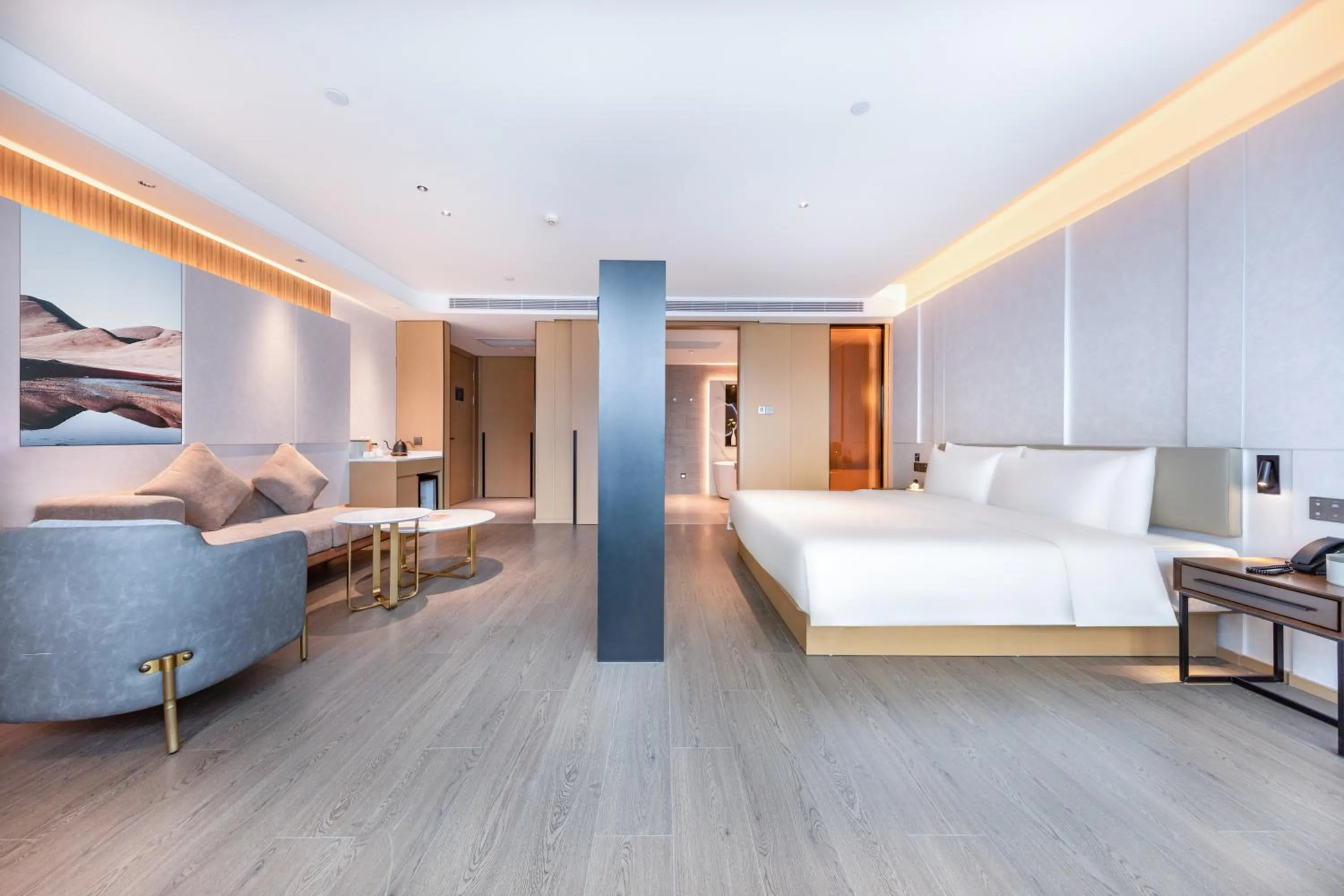 Bed in Atour Hotel Shenzhen Futian Xiangmi Lake