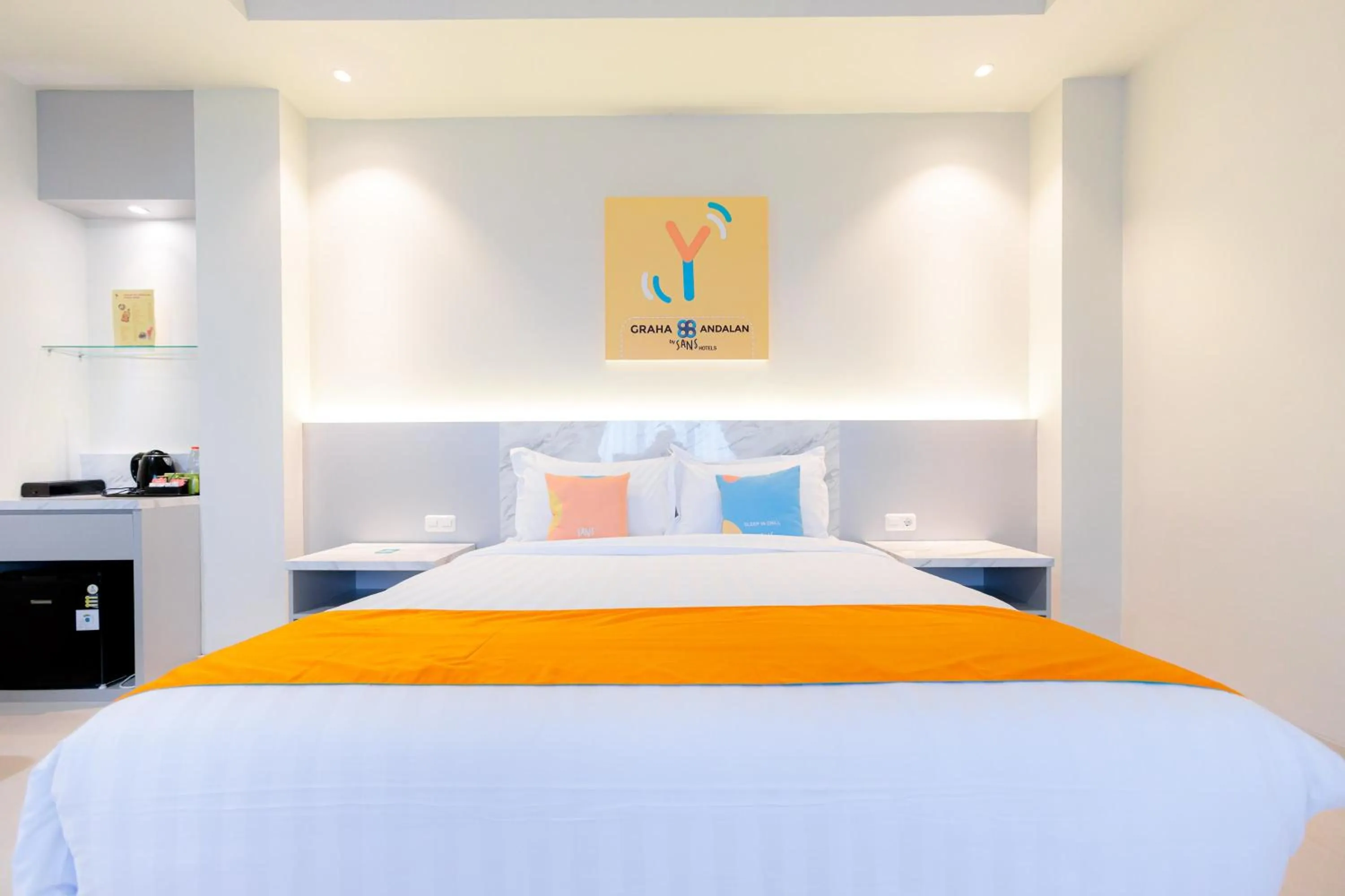 Bed in Sans Hotel 88 Andalan Surabaya by RedDoorz