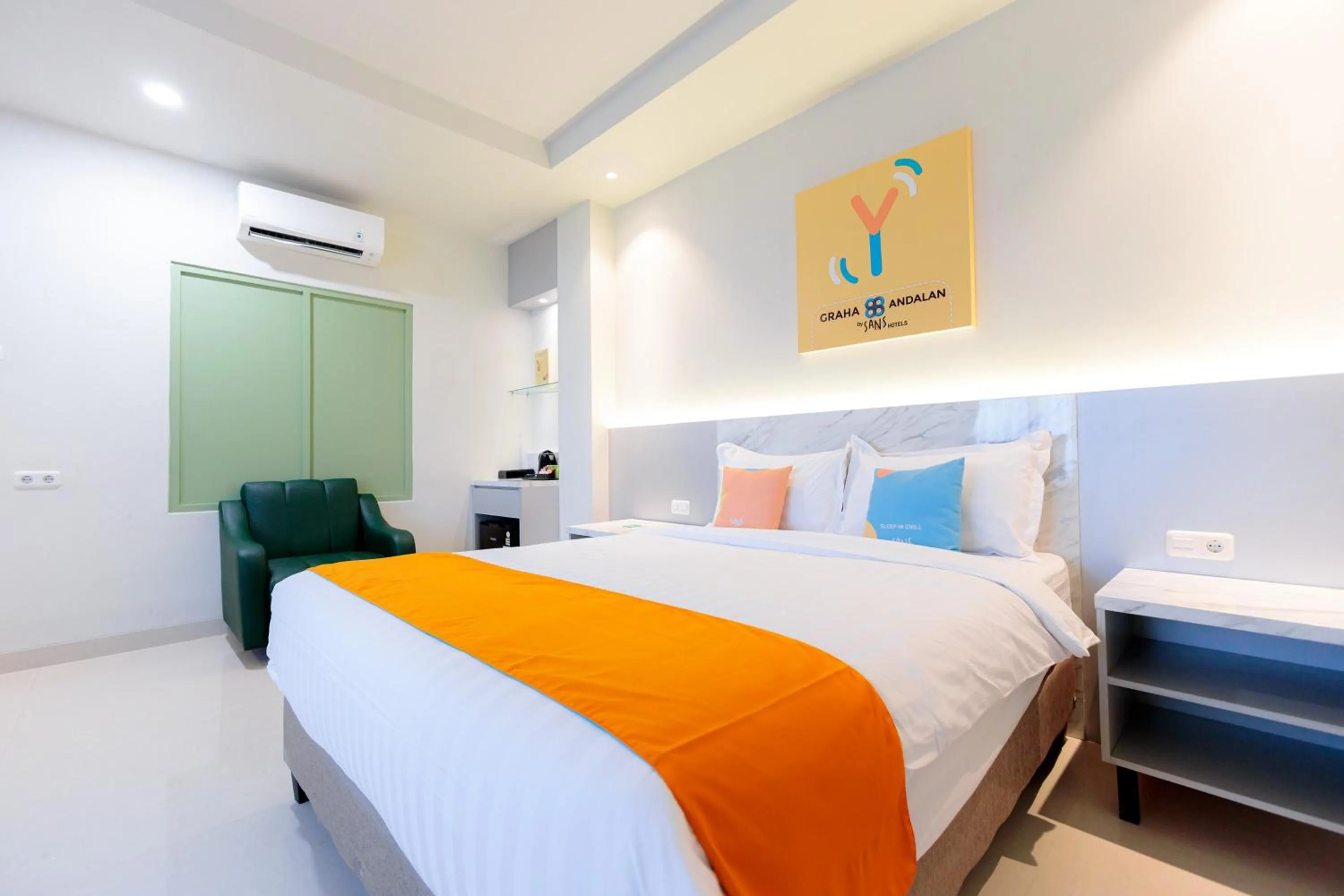 Bed in Sans Hotel 88 Andalan Surabaya by RedDoorz