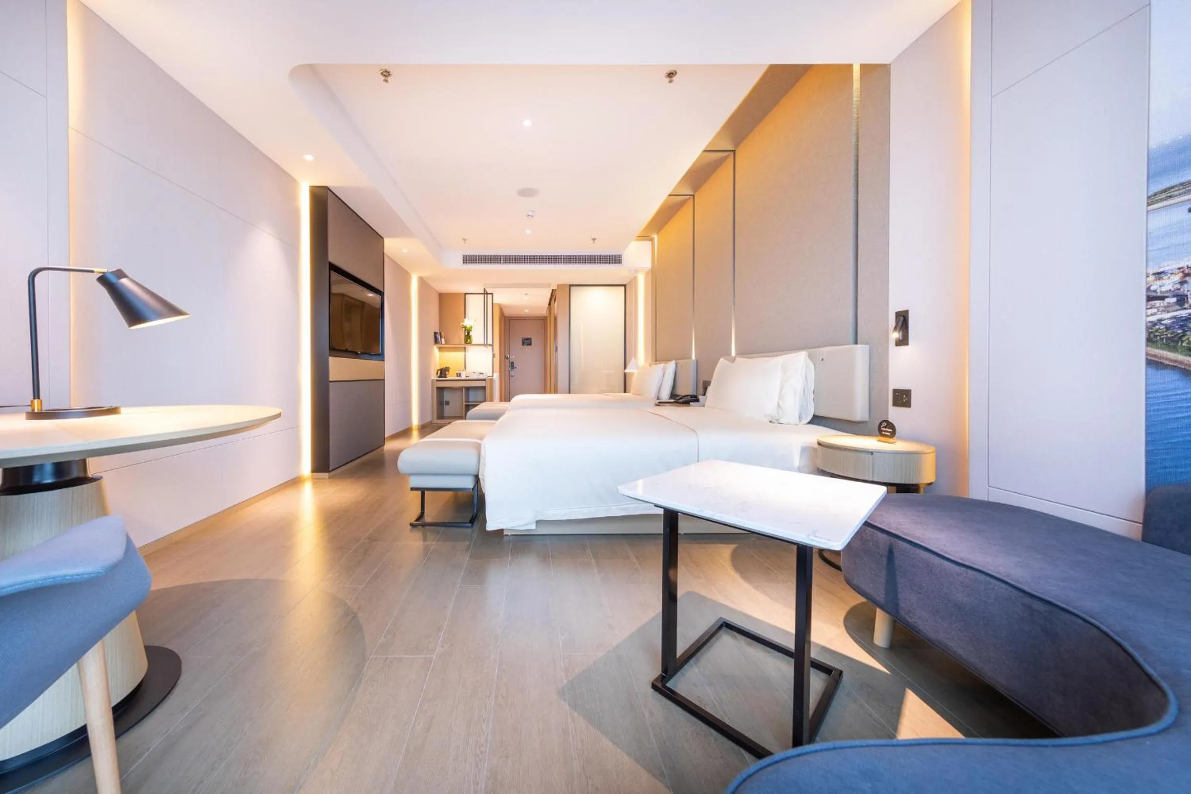 Bed in Atour S Hotel Zhuhai Gongbei Port NetEase Selected