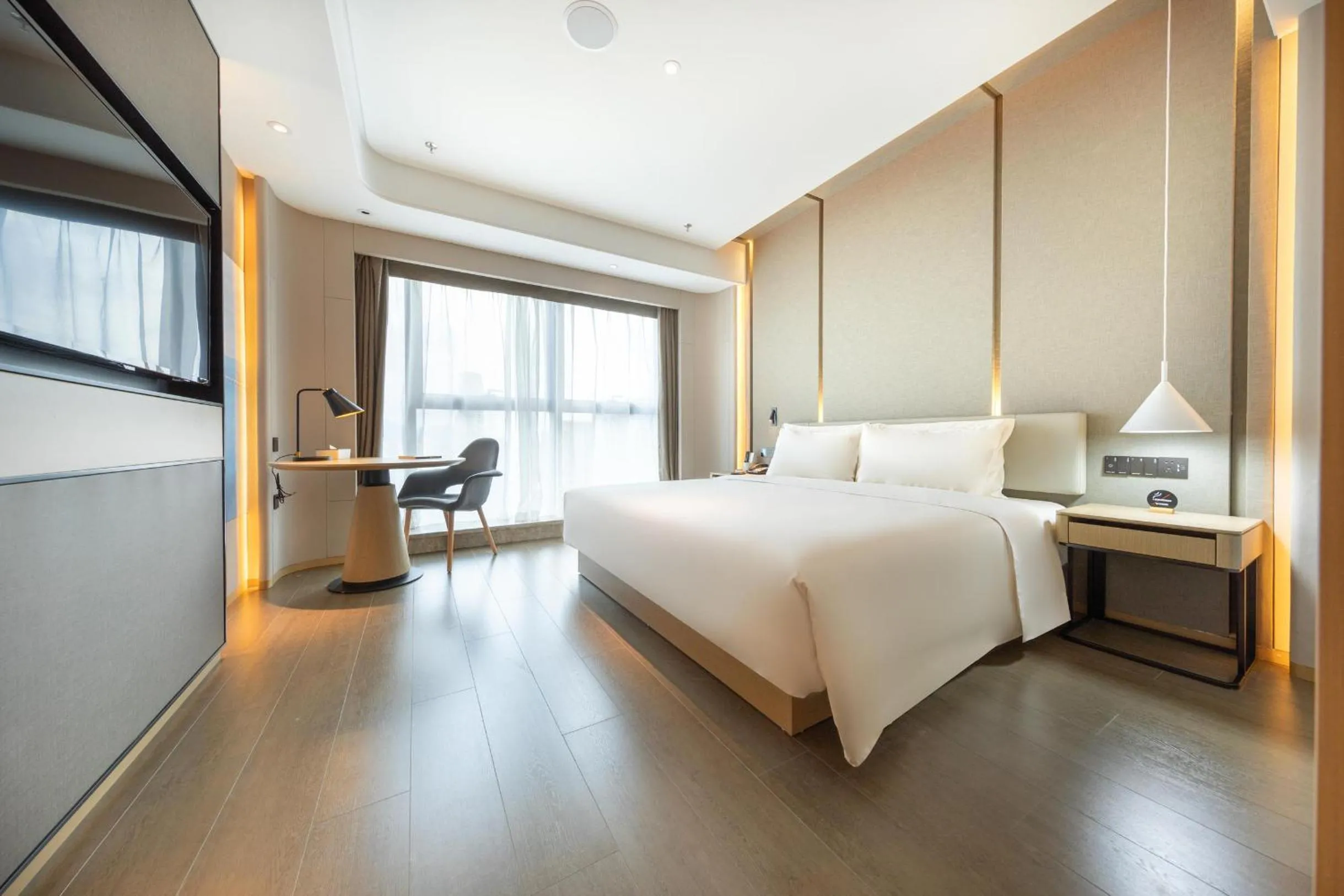 Bed in Atour S Hotel Zhuhai Gongbei Port NetEase Selected