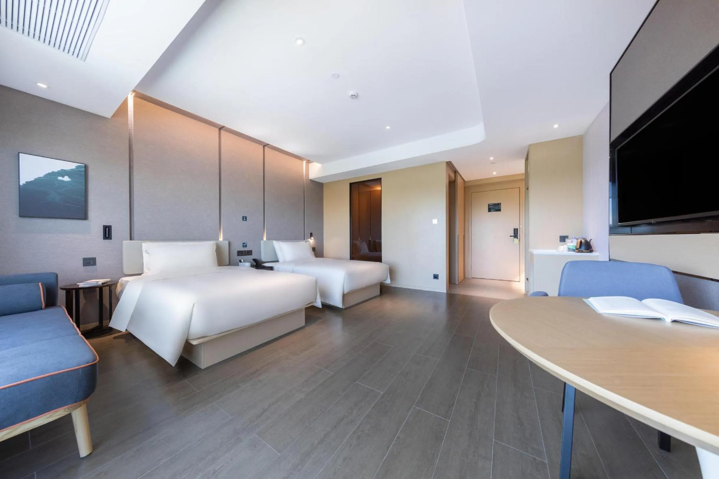 Bed in Atour Hotel Zhuhai High Tech Zone University Town Government Affairs Center