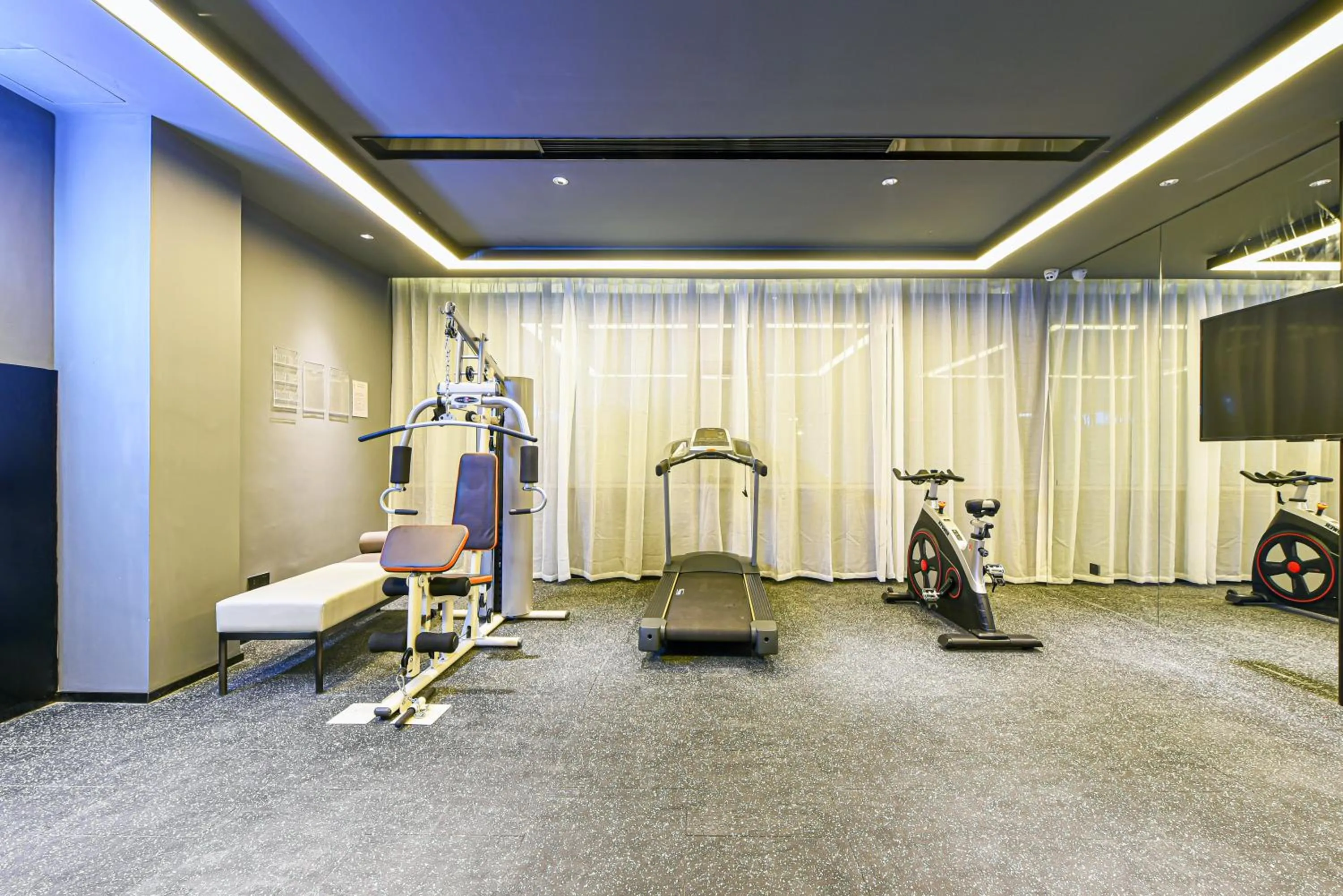 Fitness centre/facilities in Atour Hotel Dongguan Nancheng International Trade Center