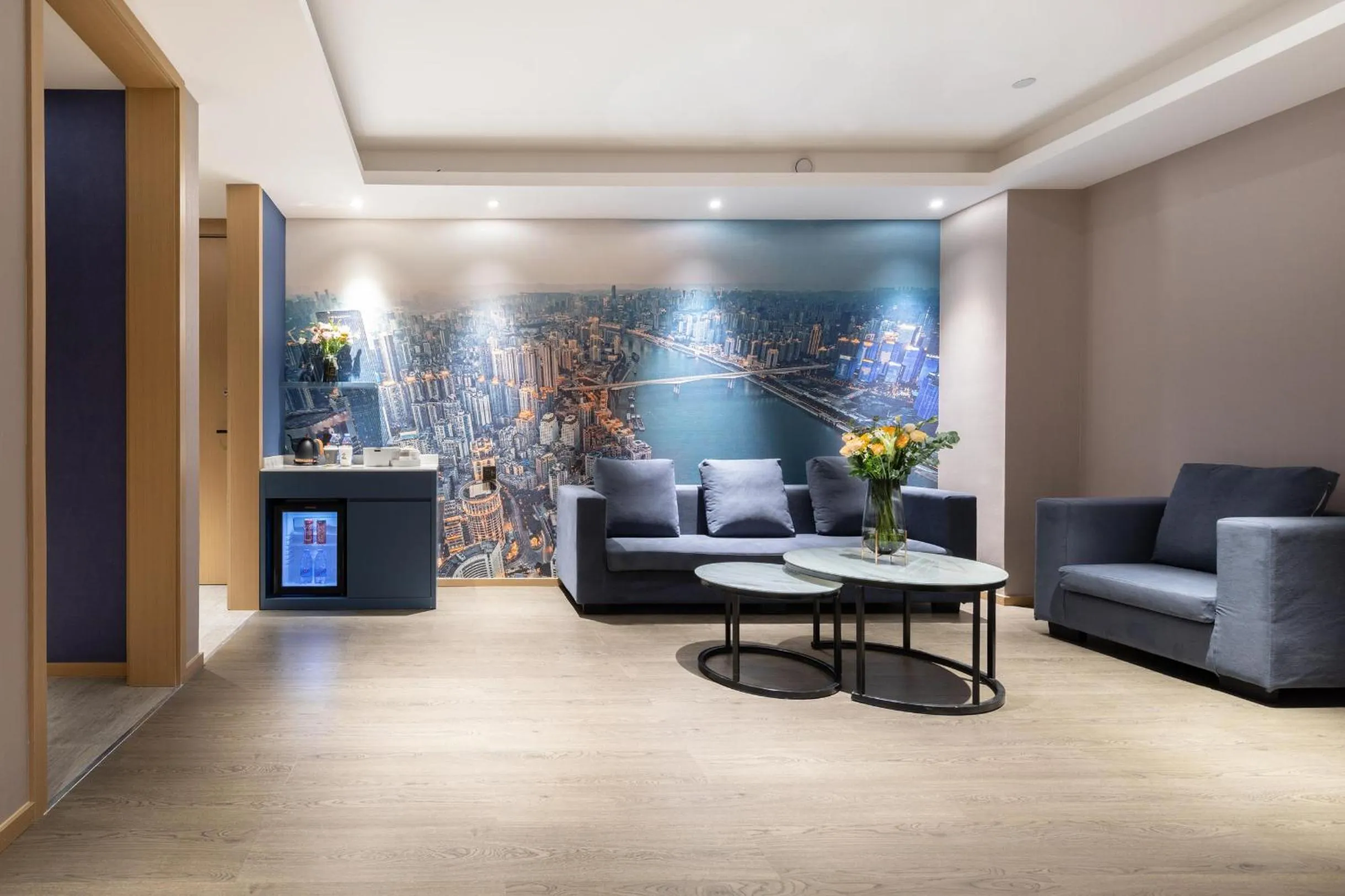 Living room in Atour Hotel Chongqing Guanyinqiao Flower Garden