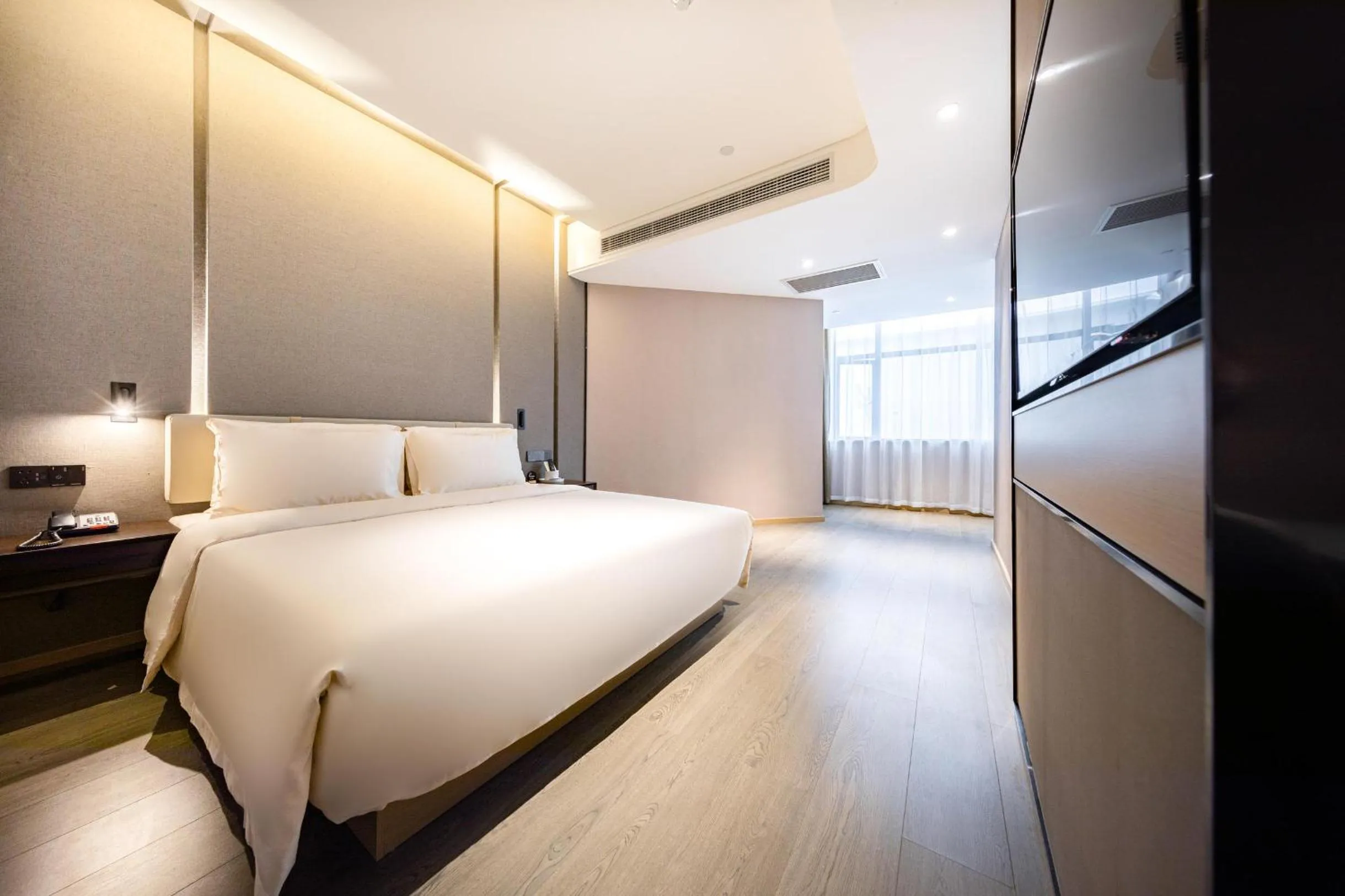 Bedroom, Bed in Atour Hotel Chongqing Guanyinqiao Flower Garden