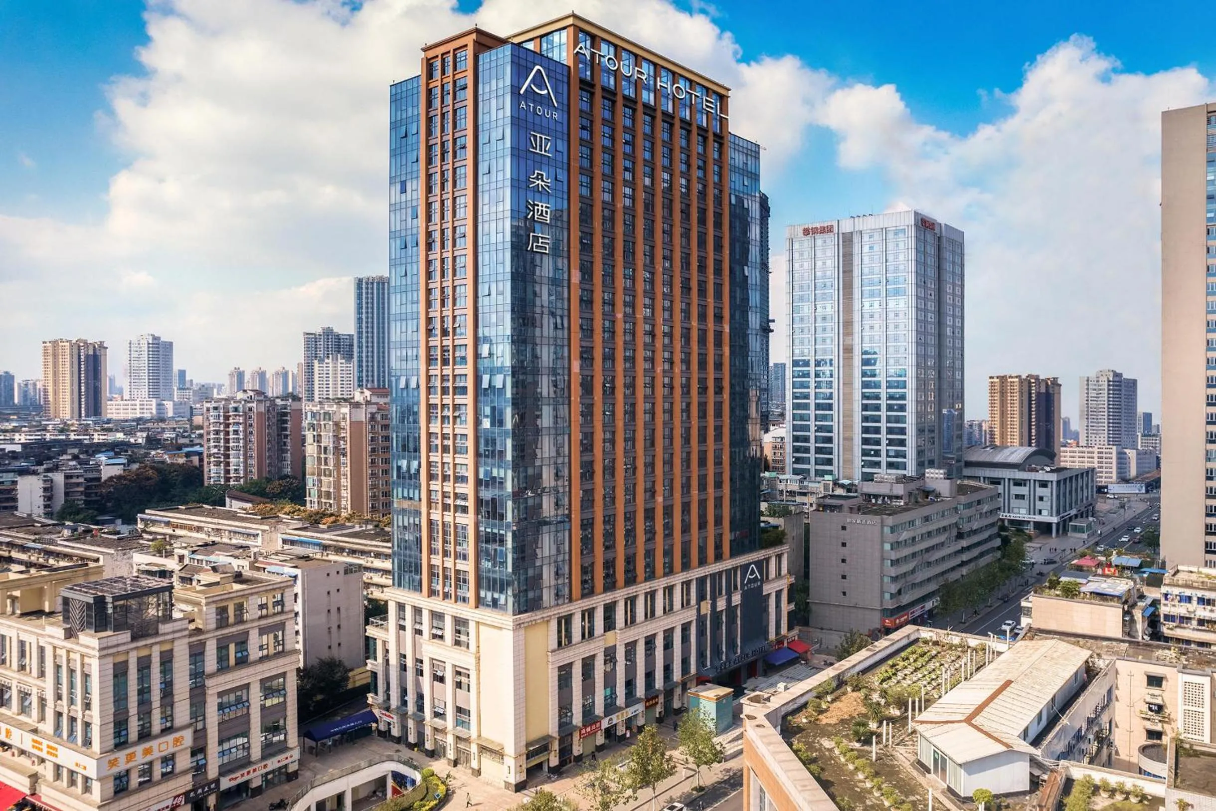Chengdu Southwest Jiaotongda Shawan Subway Station Atour Hotel