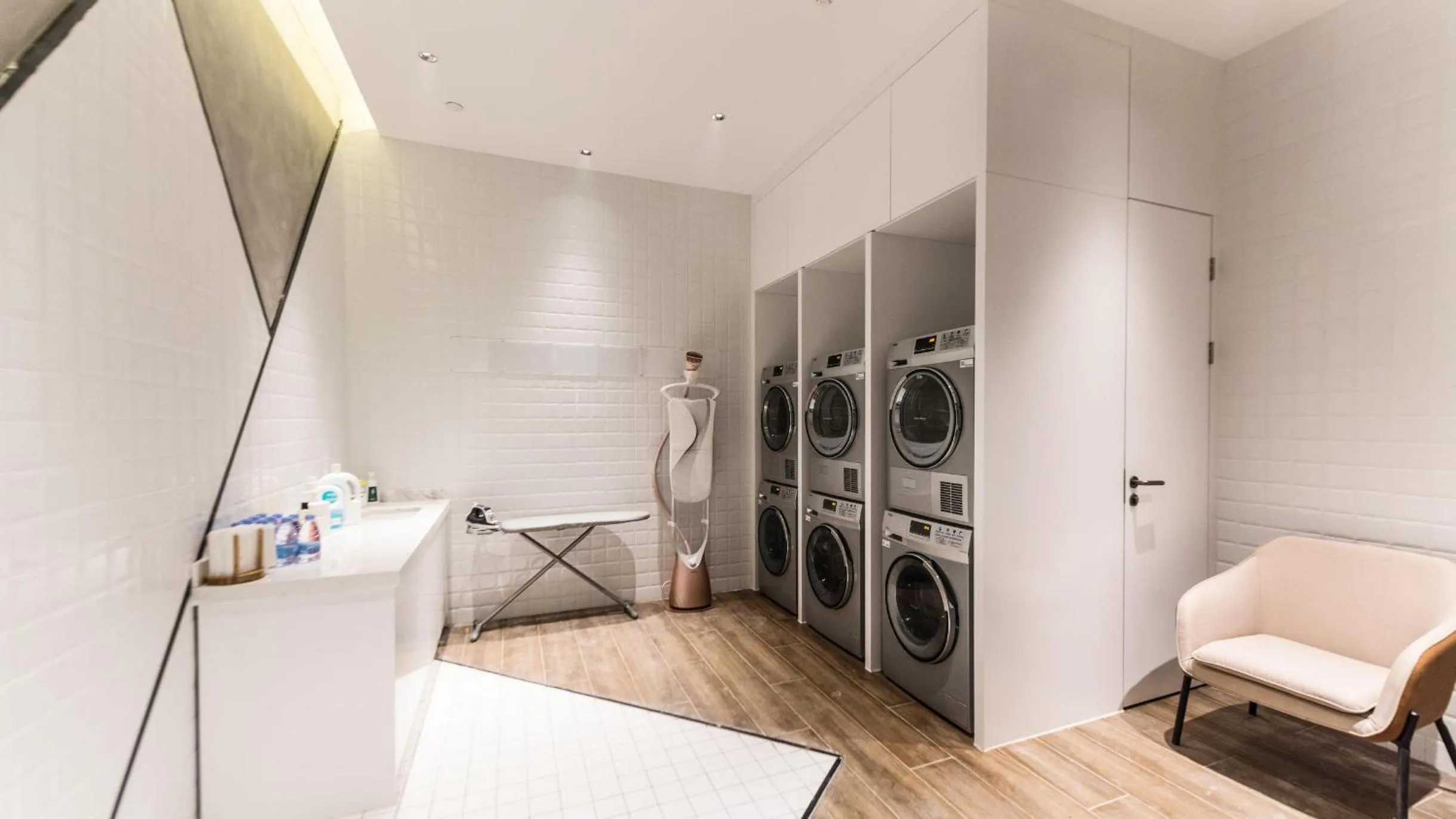 Atour Hotel Kunming Cuihu