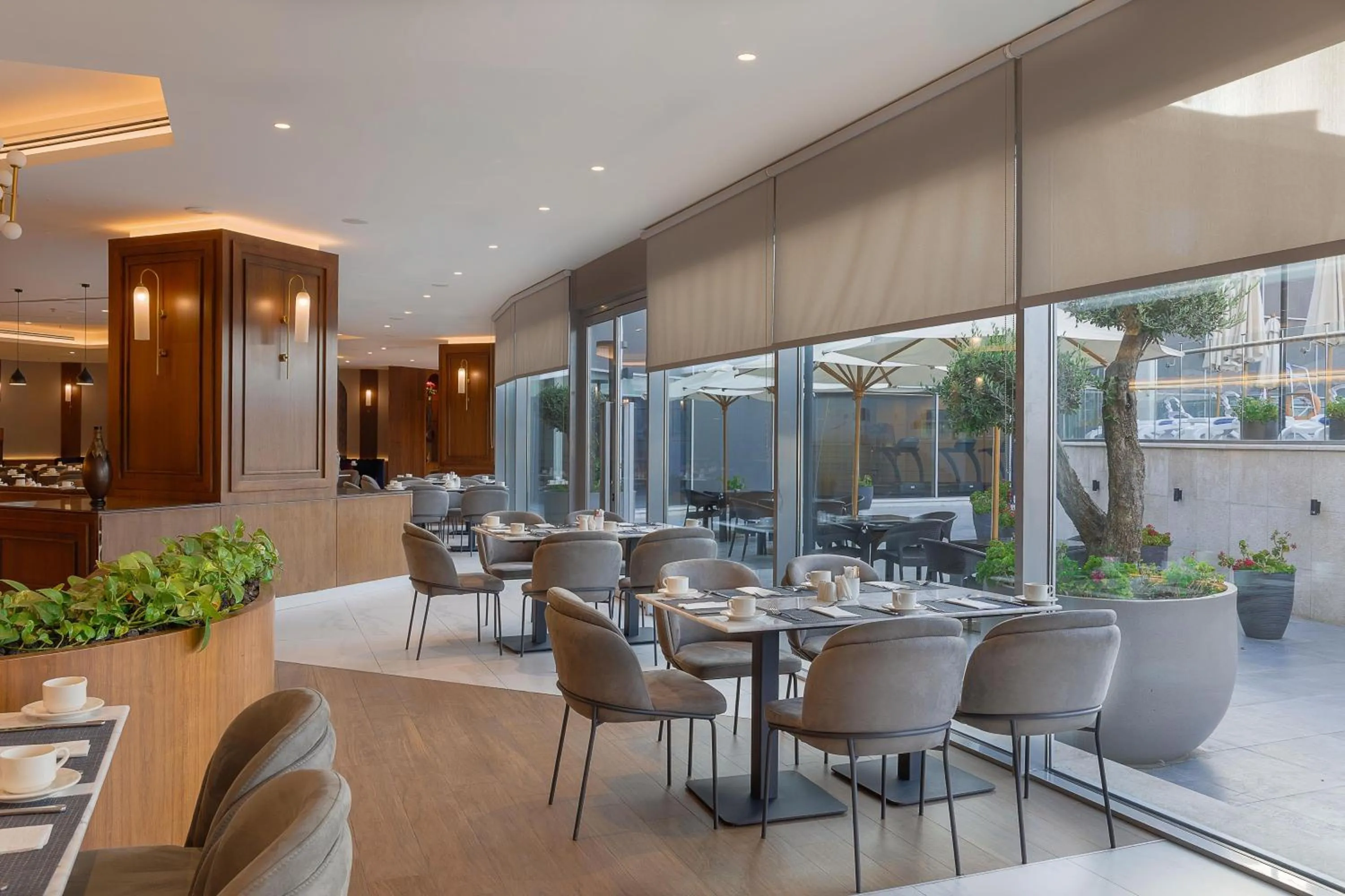 Restaurant/places to eat in Radisson Blu Hotel, Amman Galleria Mall