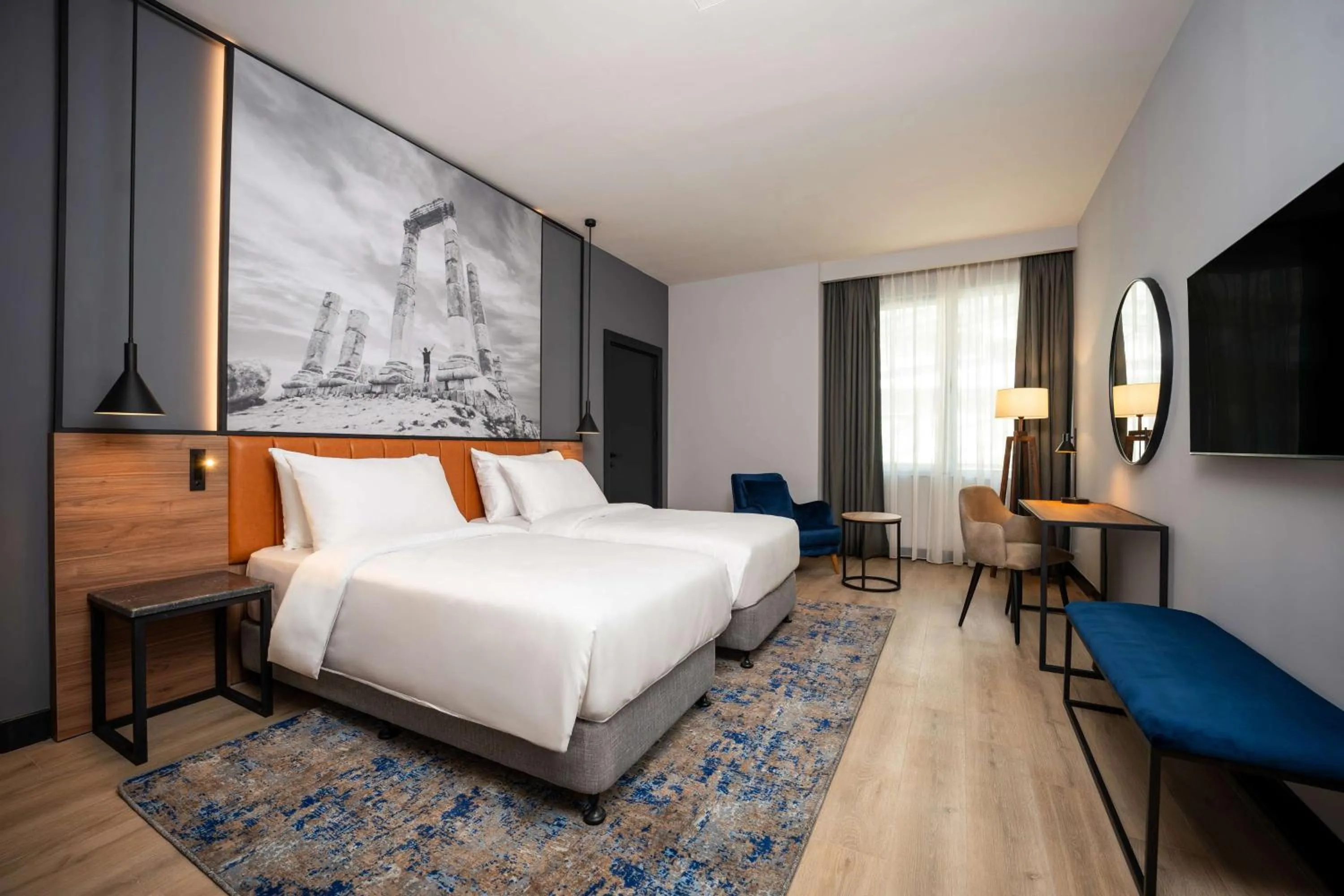 Bedroom, Bed in Radisson Blu Hotel, Amman Galleria Mall