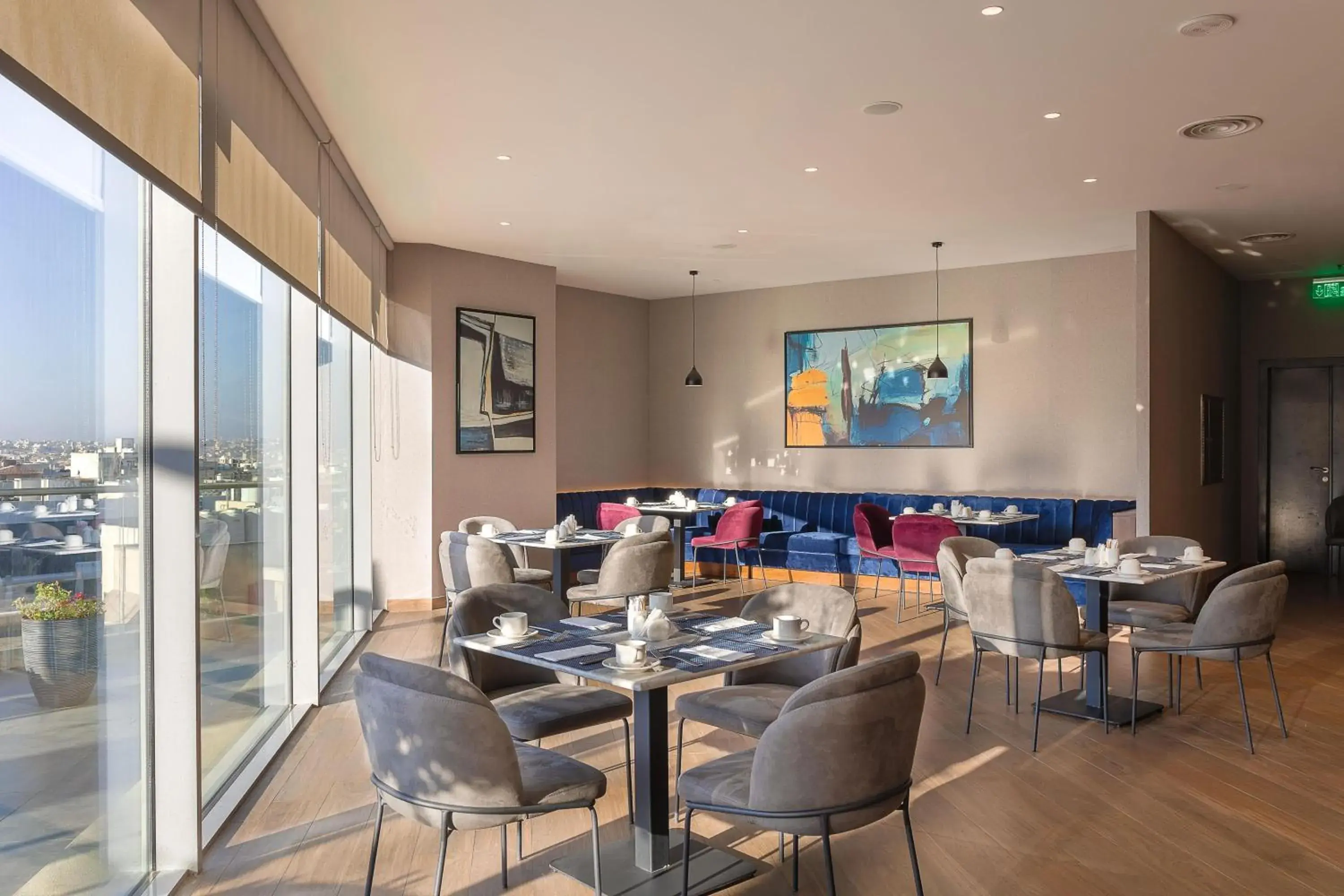 Restaurant/places to eat in Radisson Blu Hotel, Amman Galleria Mall Restaurant/places to eat in Radisson Blu Hotel, Amman Galleria Mall