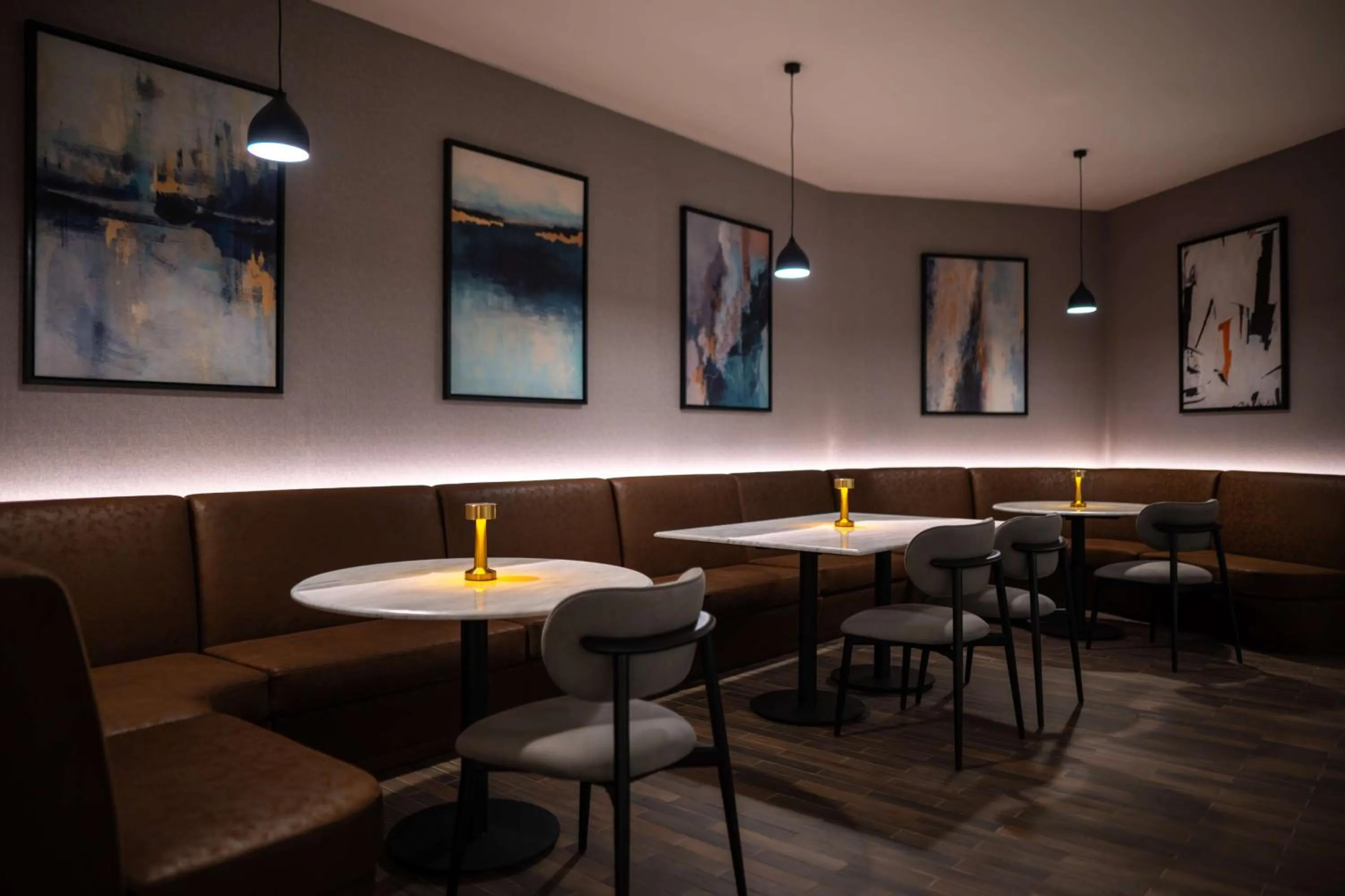 Lounge or bar in Radisson Blu Hotel, Amman Galleria Mall